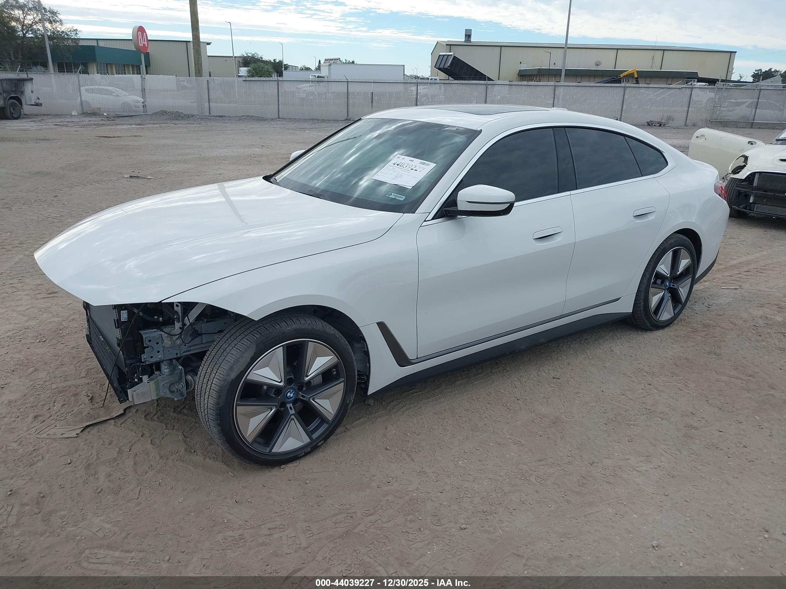 BMW I4 image 2