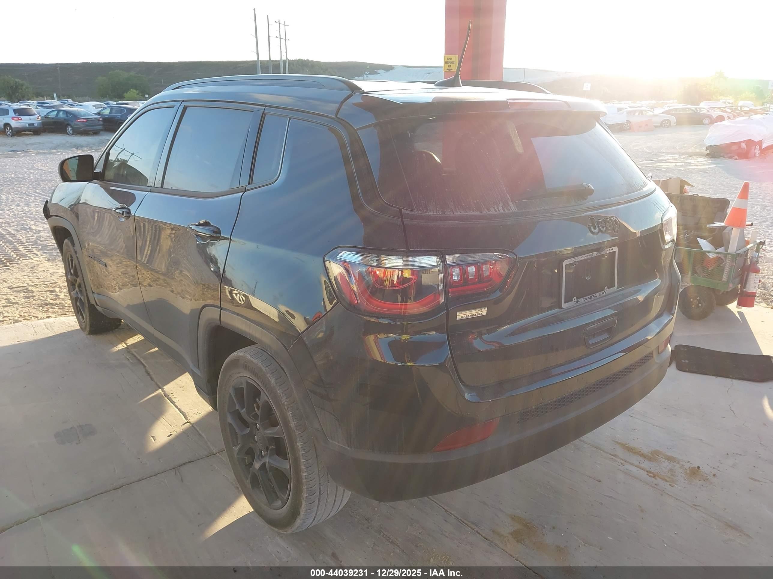 JEEP COMPASS image 3