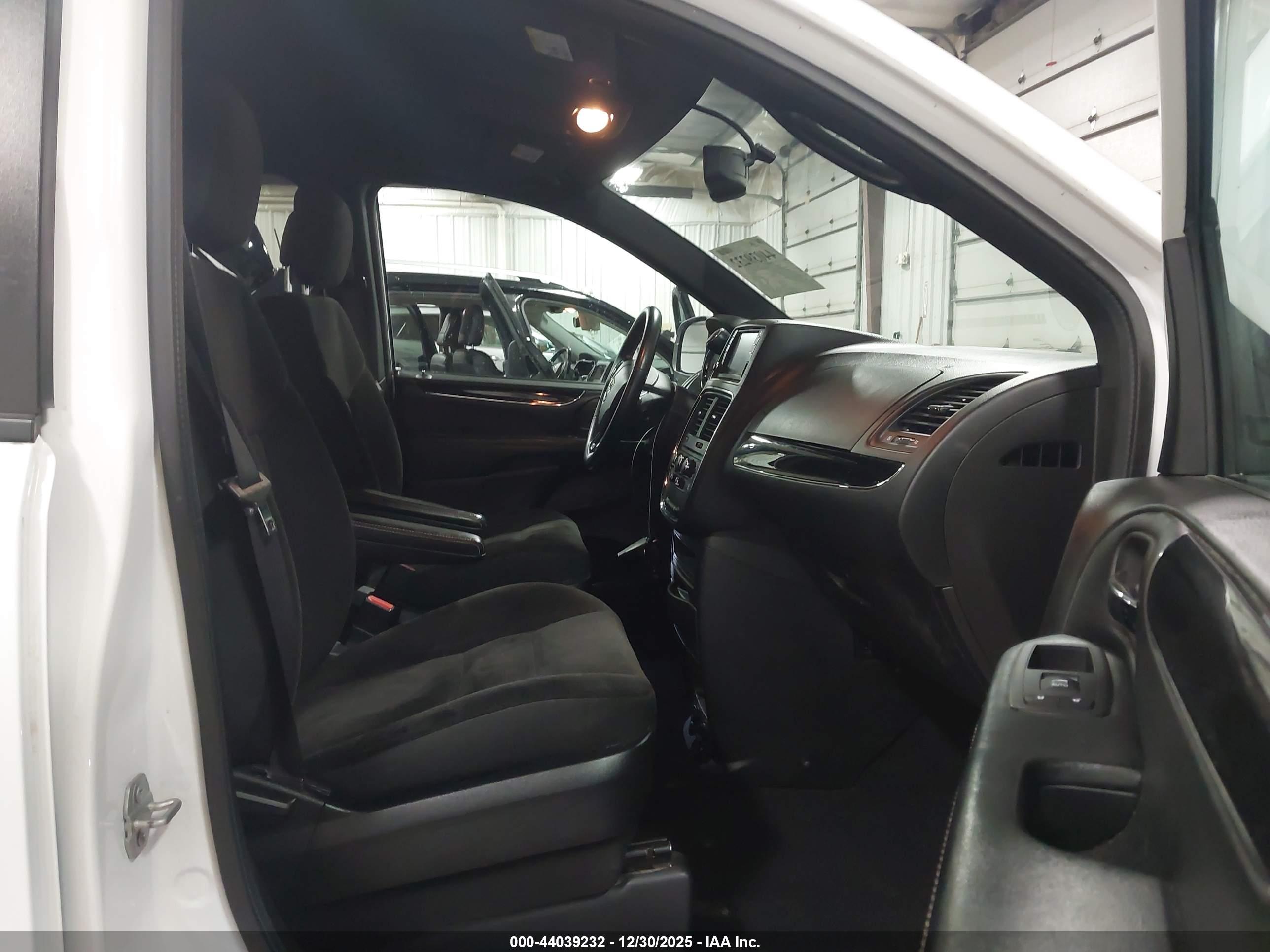 DODGE GRAND image 5