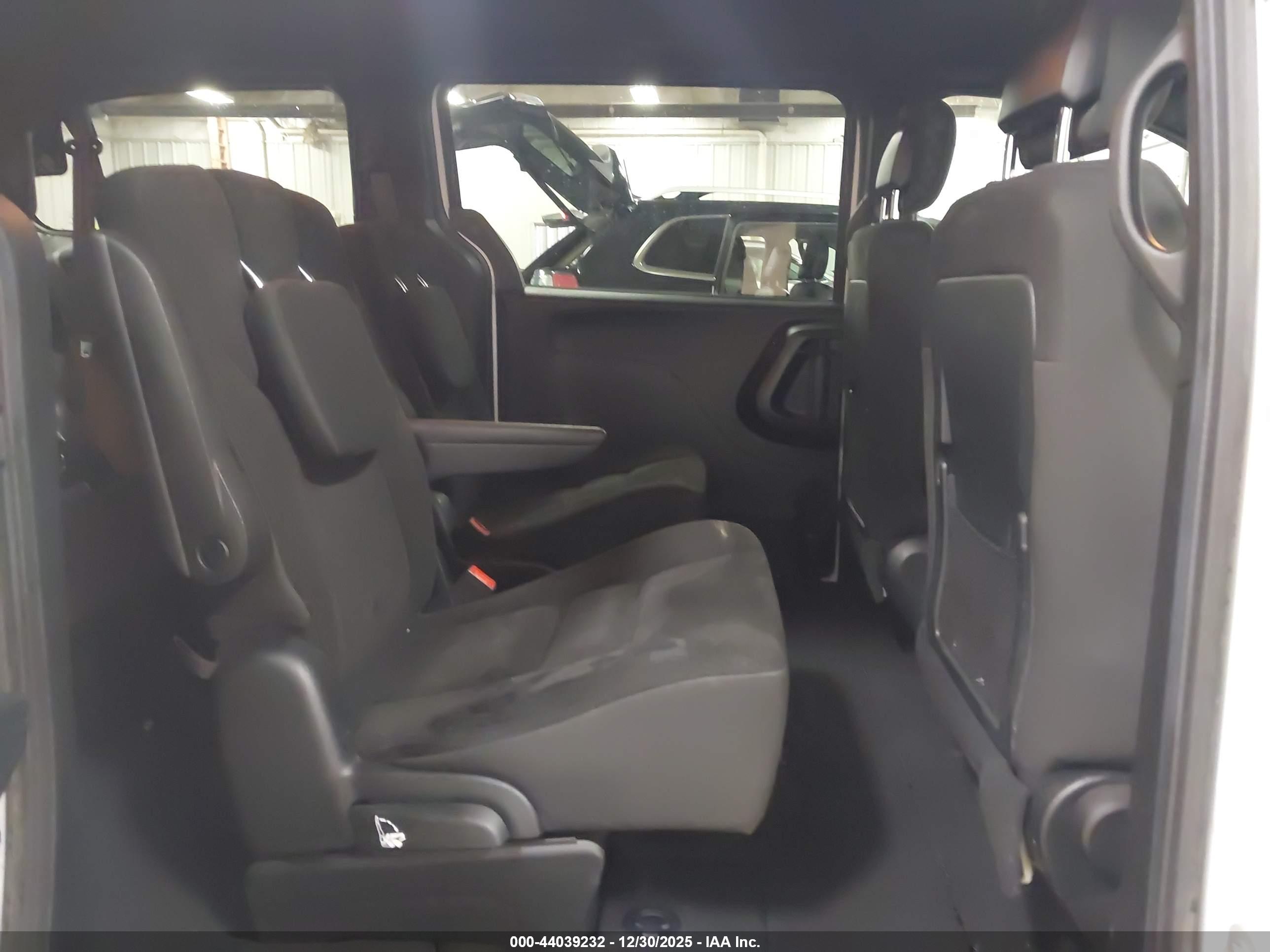 DODGE GRAND image 8