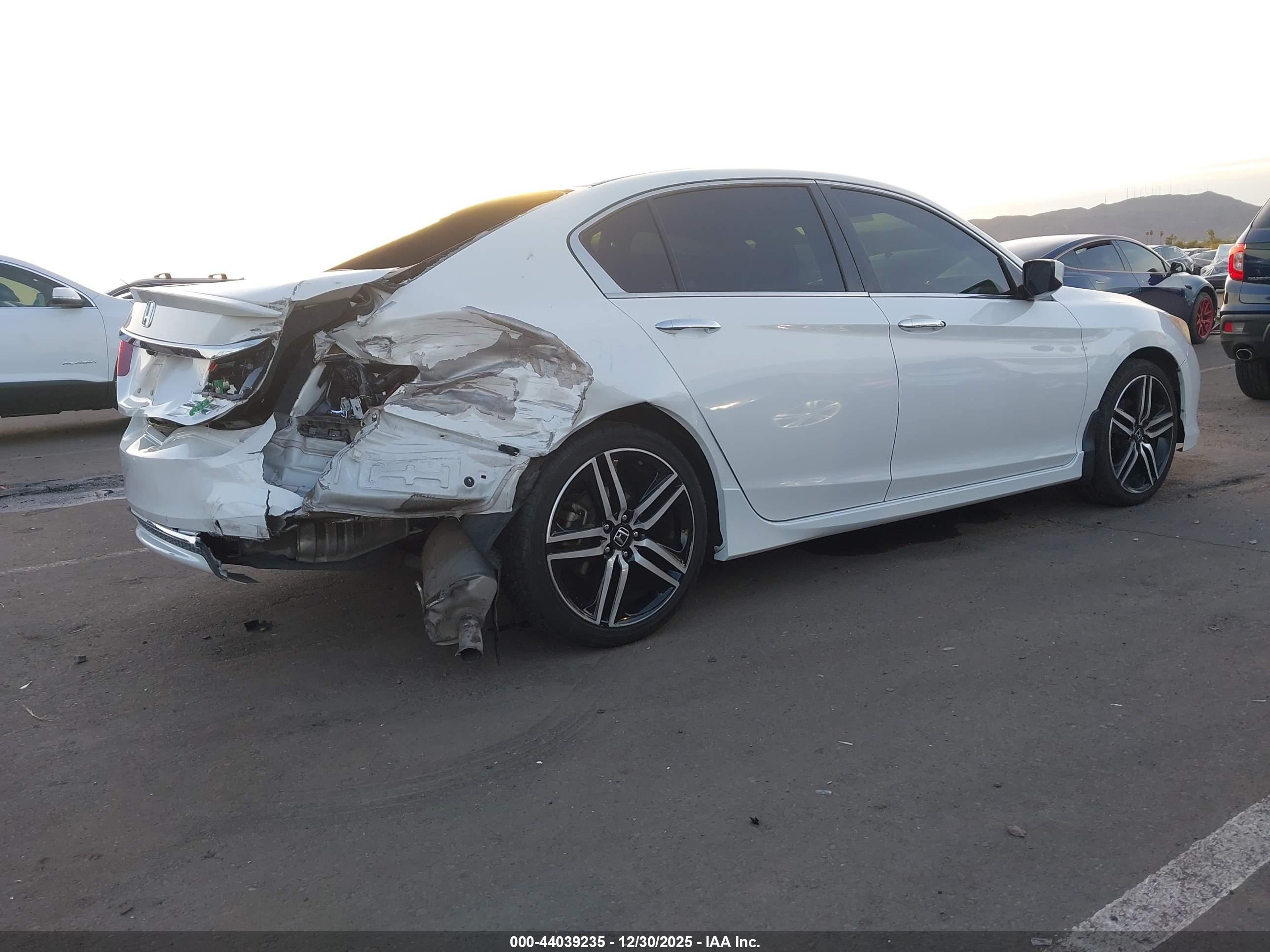 HONDA ACCORD image 4