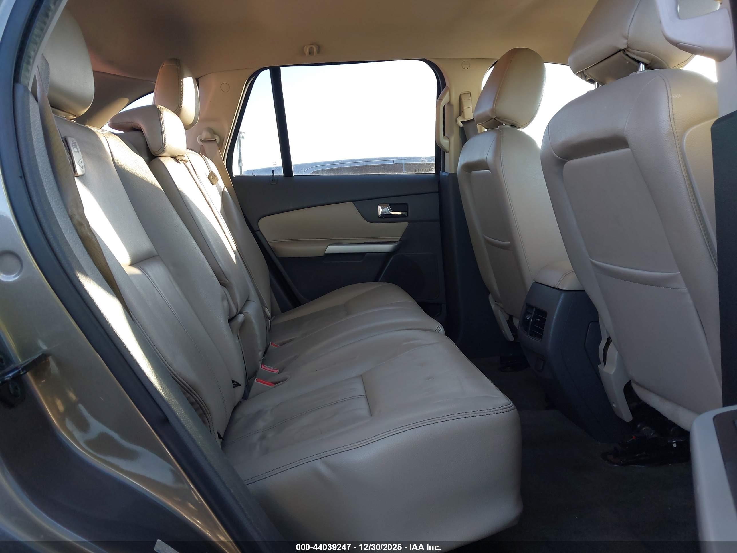 FORD EDGE image 8