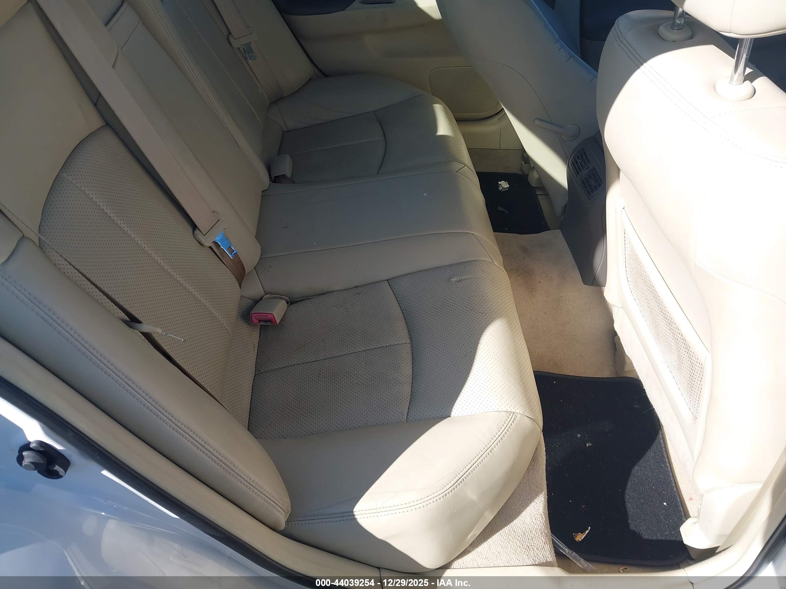 INFINITI G37 image 8