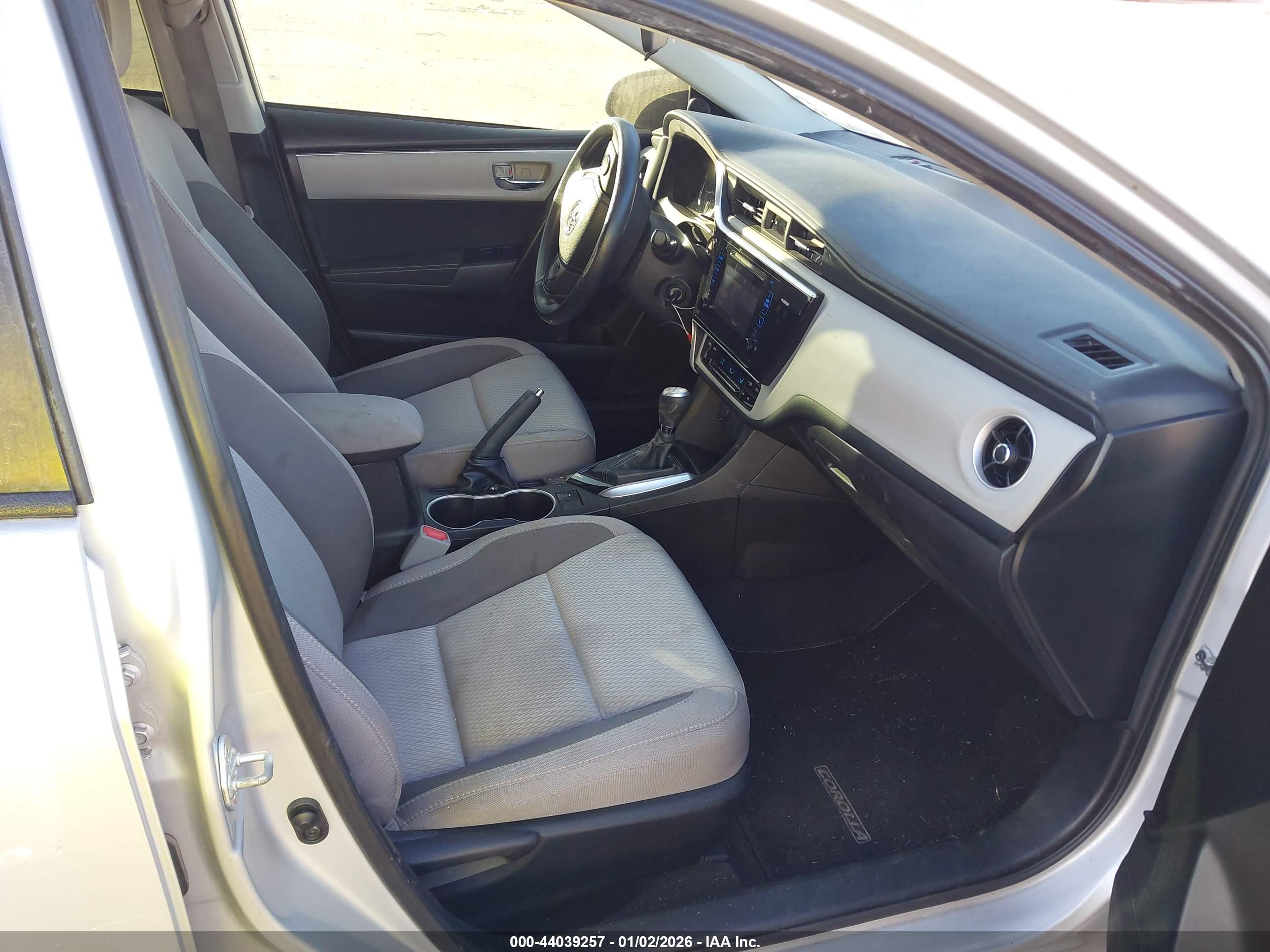TOYOTA COROLLA image 5