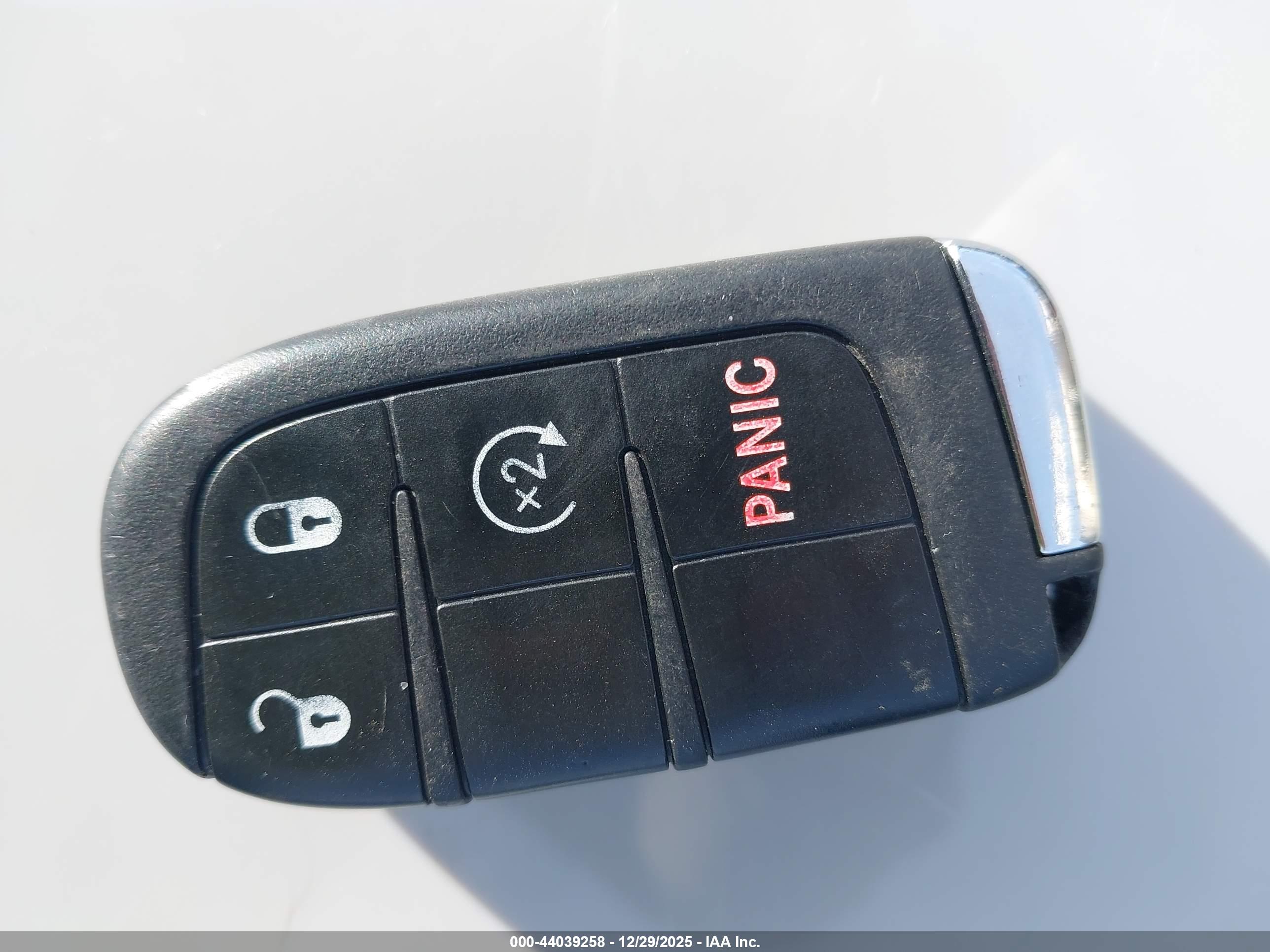 JEEP RENEGADE image 11