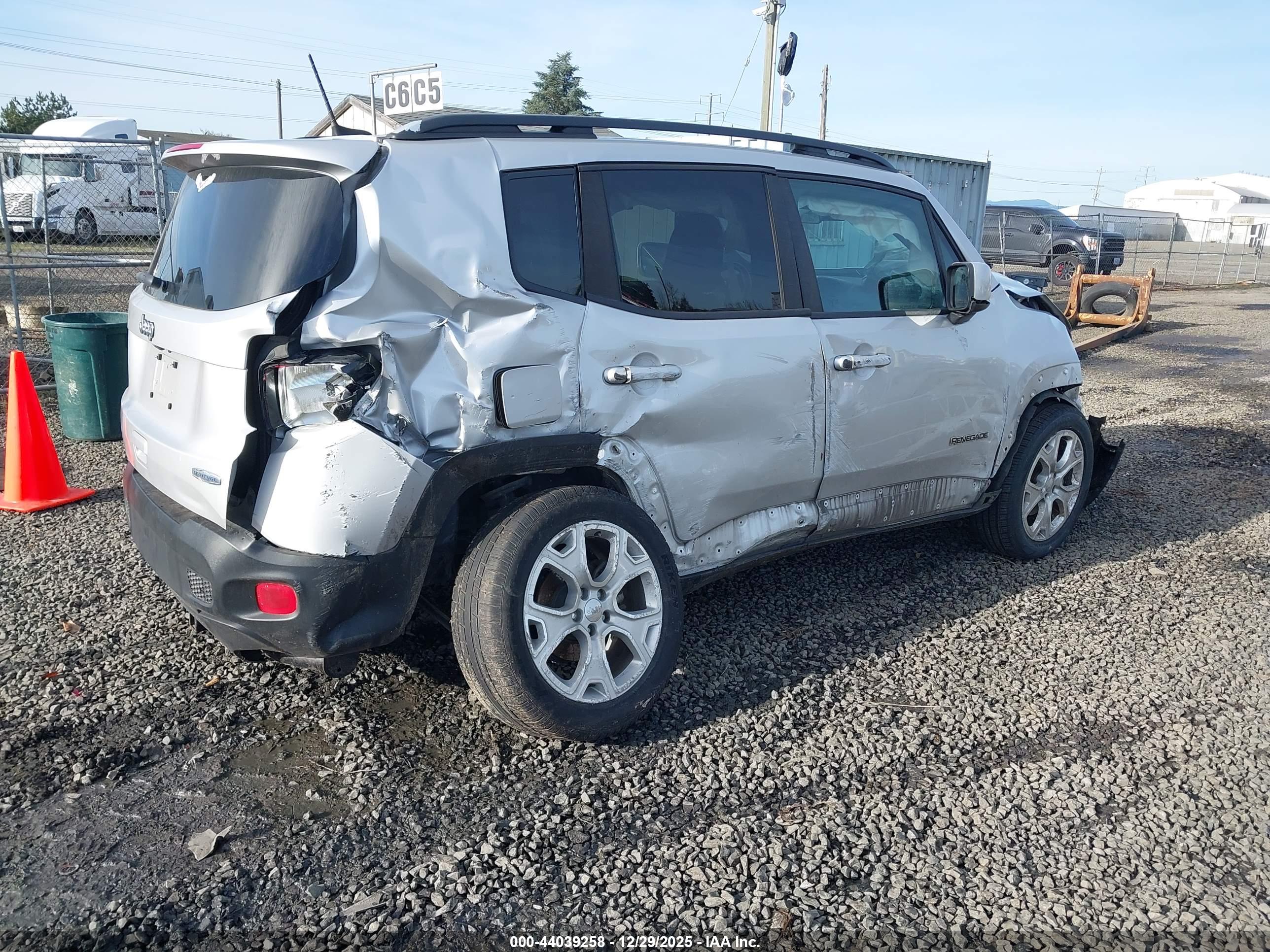 JEEP RENEGADE image 4