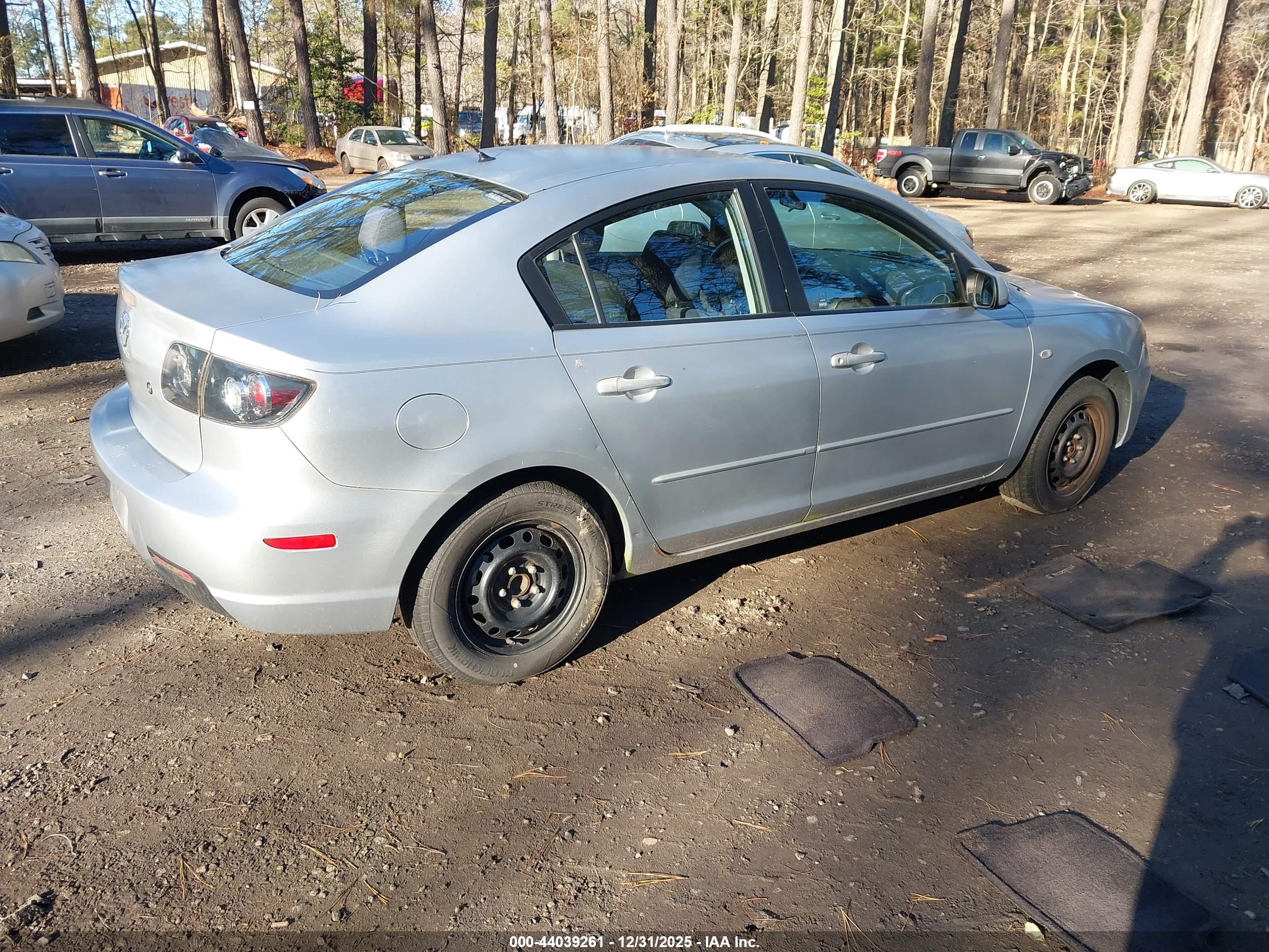 MAZDA MAZDA3 image 4