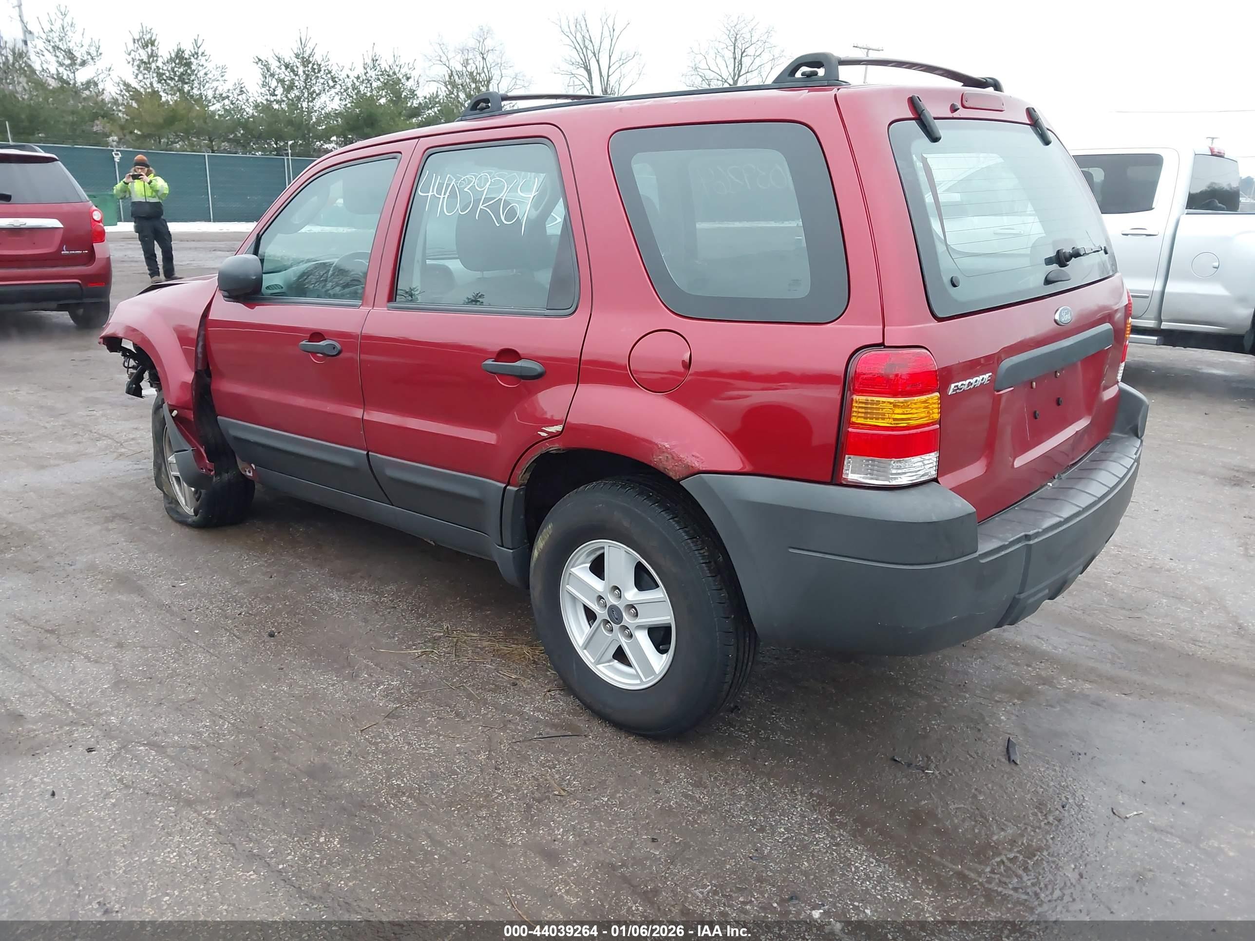 FORD ESCAPE image 3