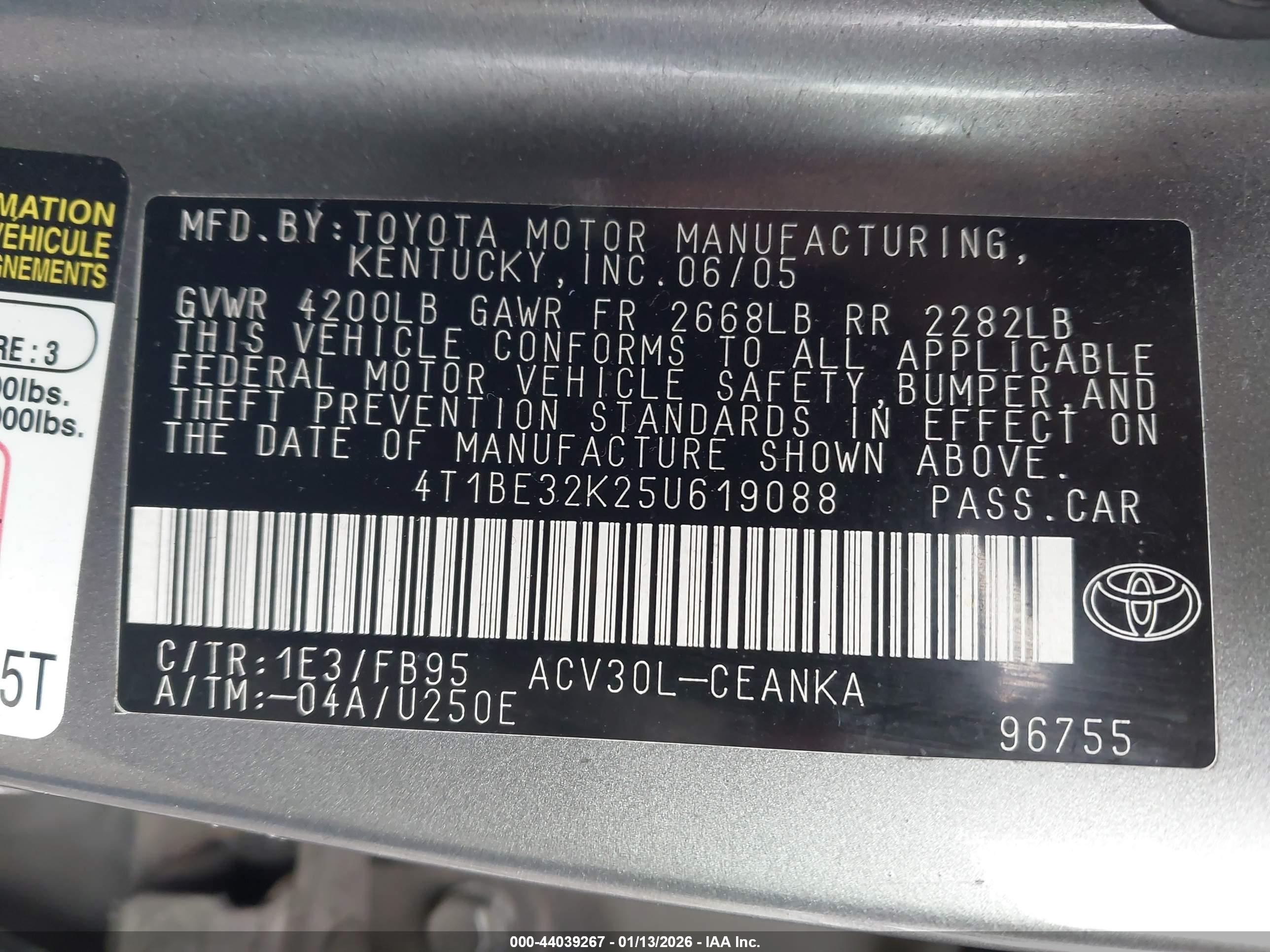 TOYOTA CAMRY image 9