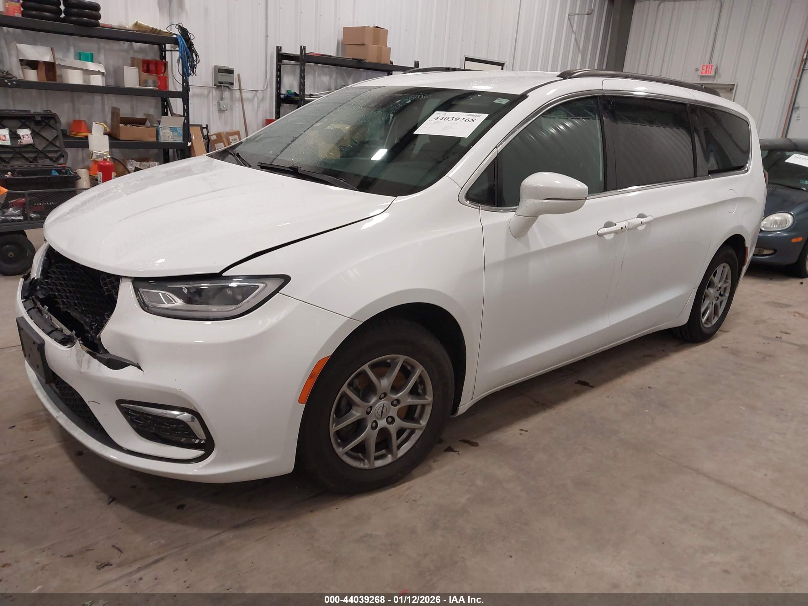 CHRYSLER PACIFICA image 2