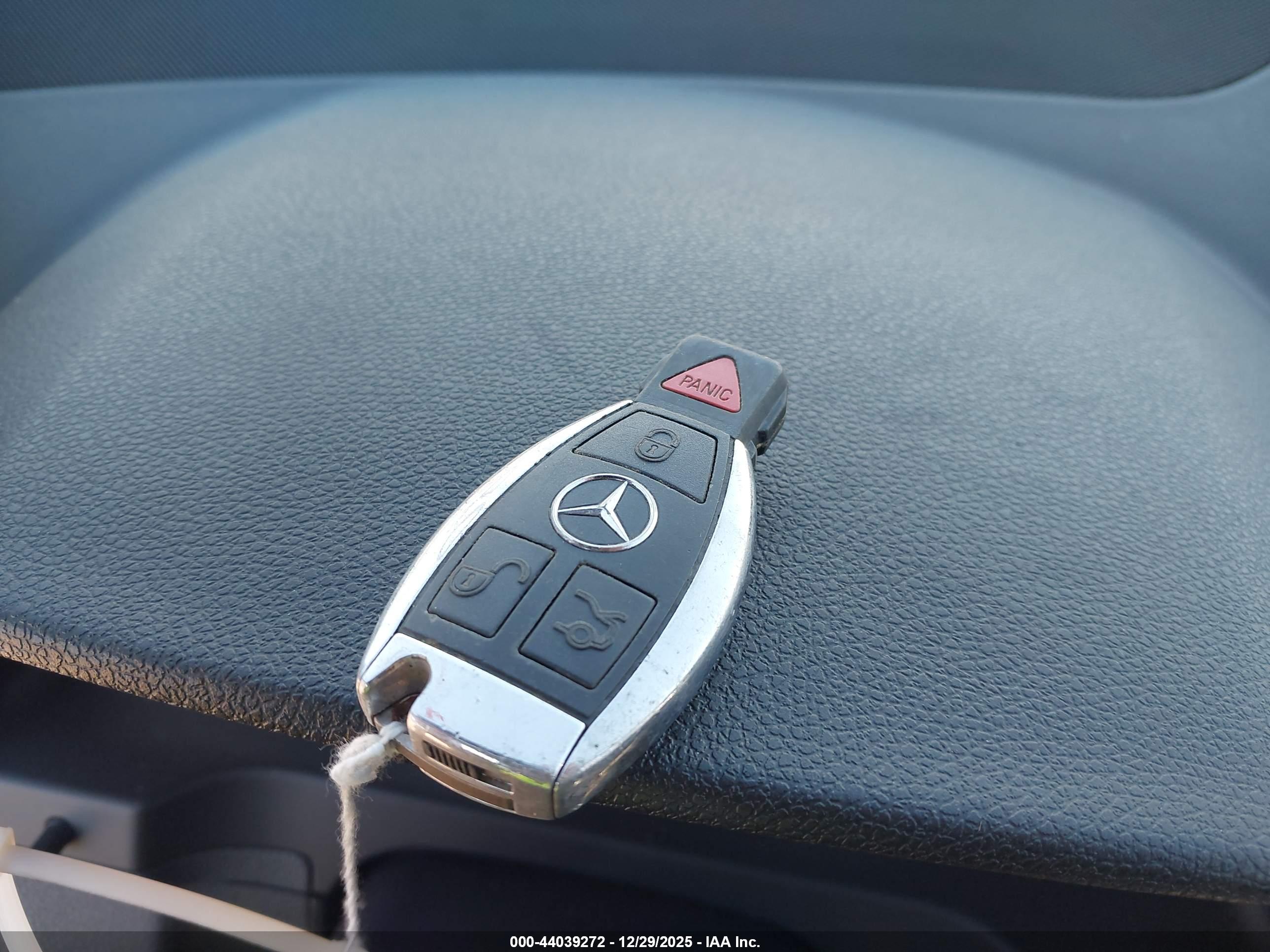 MERCEDES-BENZ C image 11
