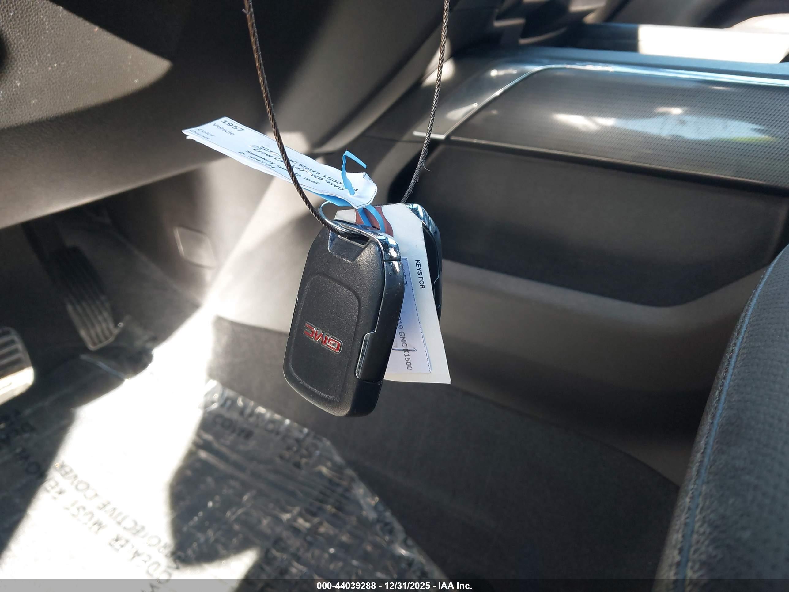 GMC SIERRA image 11
