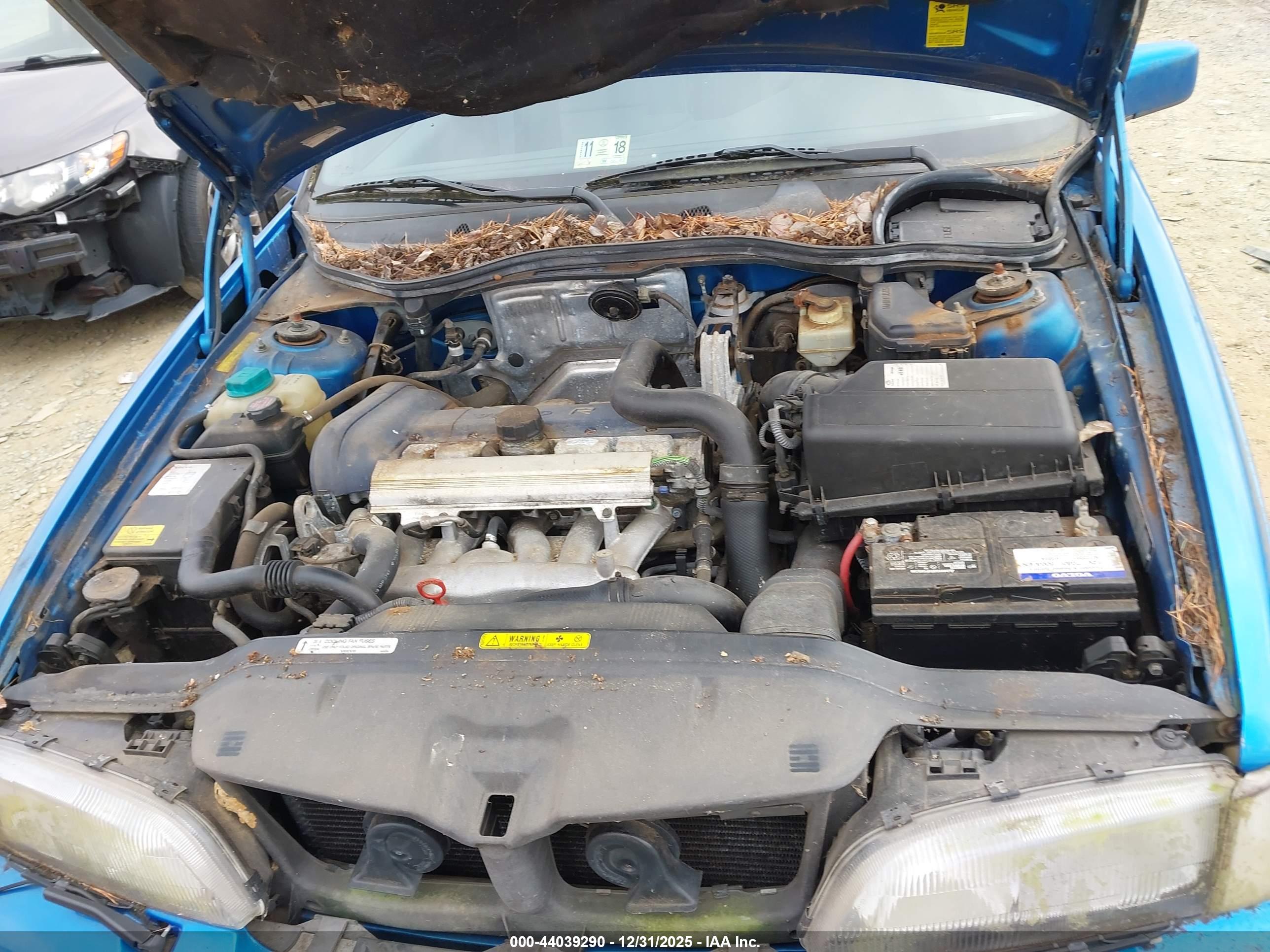 VOLVO V70 image 10