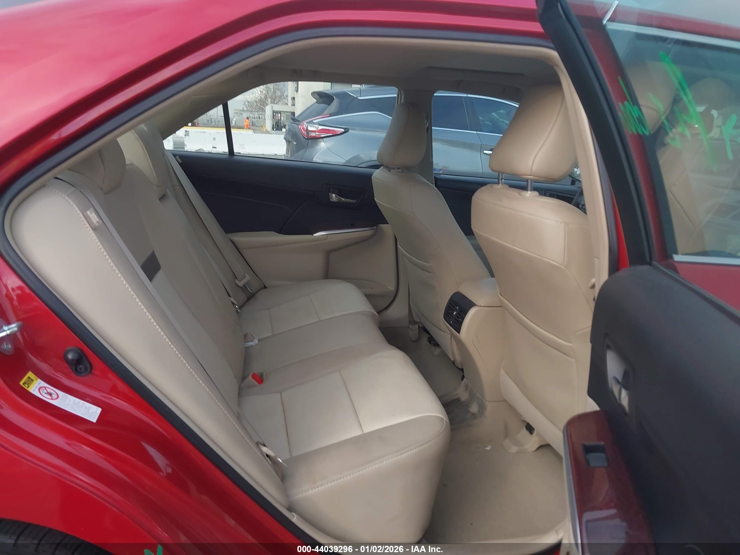 TOYOTA CAMRY image 8