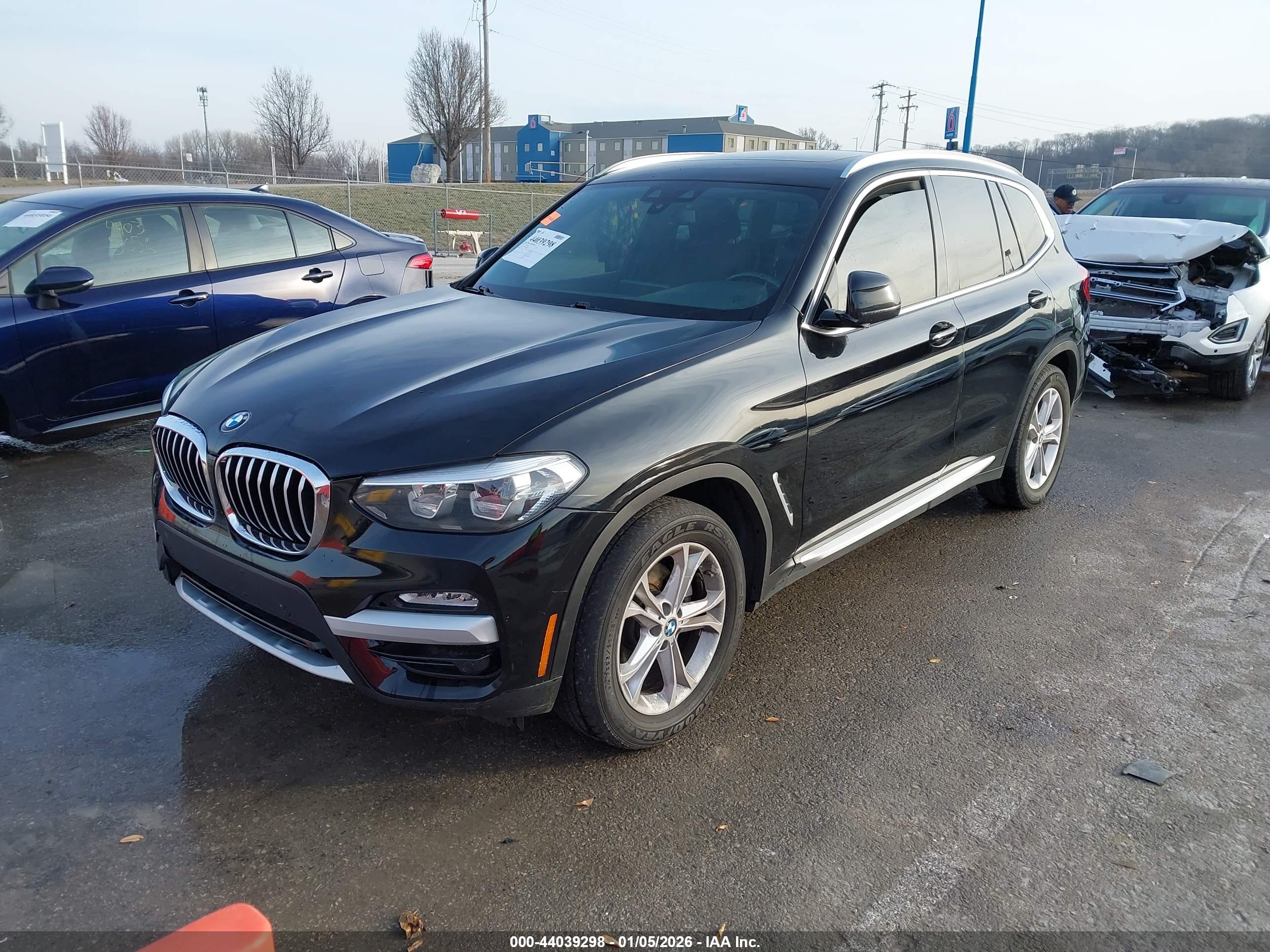 BMW X3 image 2