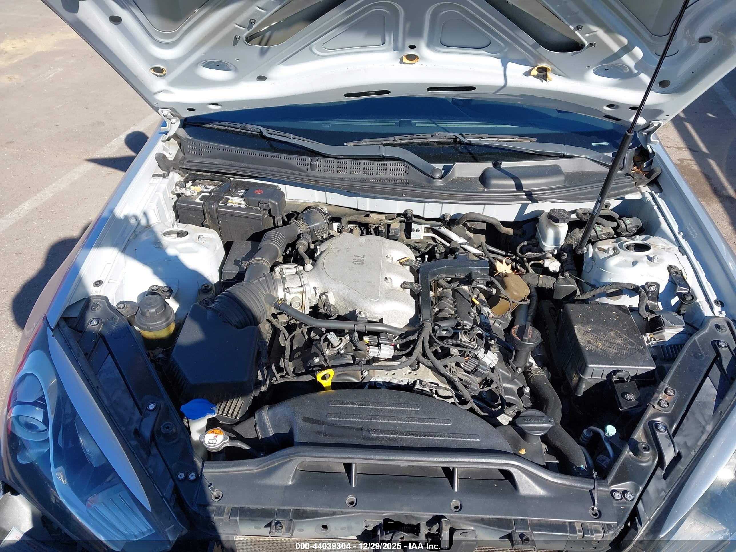 HYUNDAI GENESIS image 10