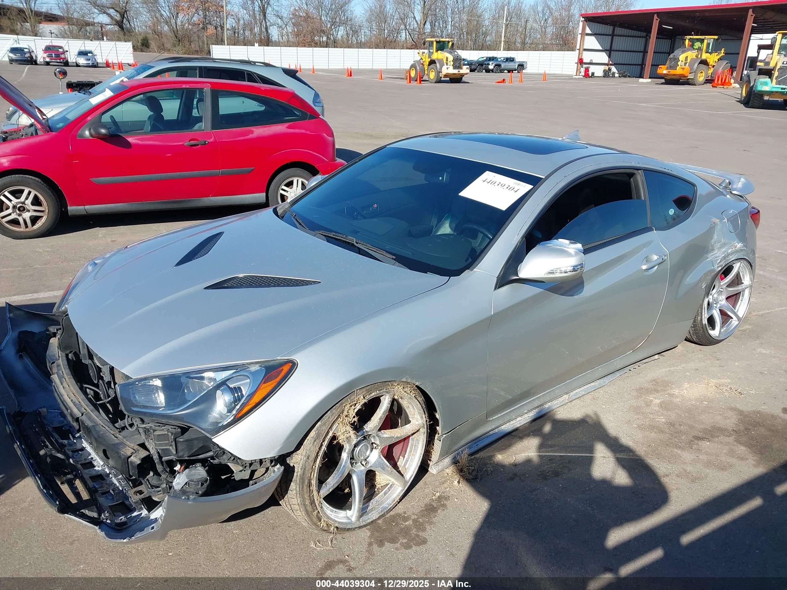 HYUNDAI GENESIS image 2