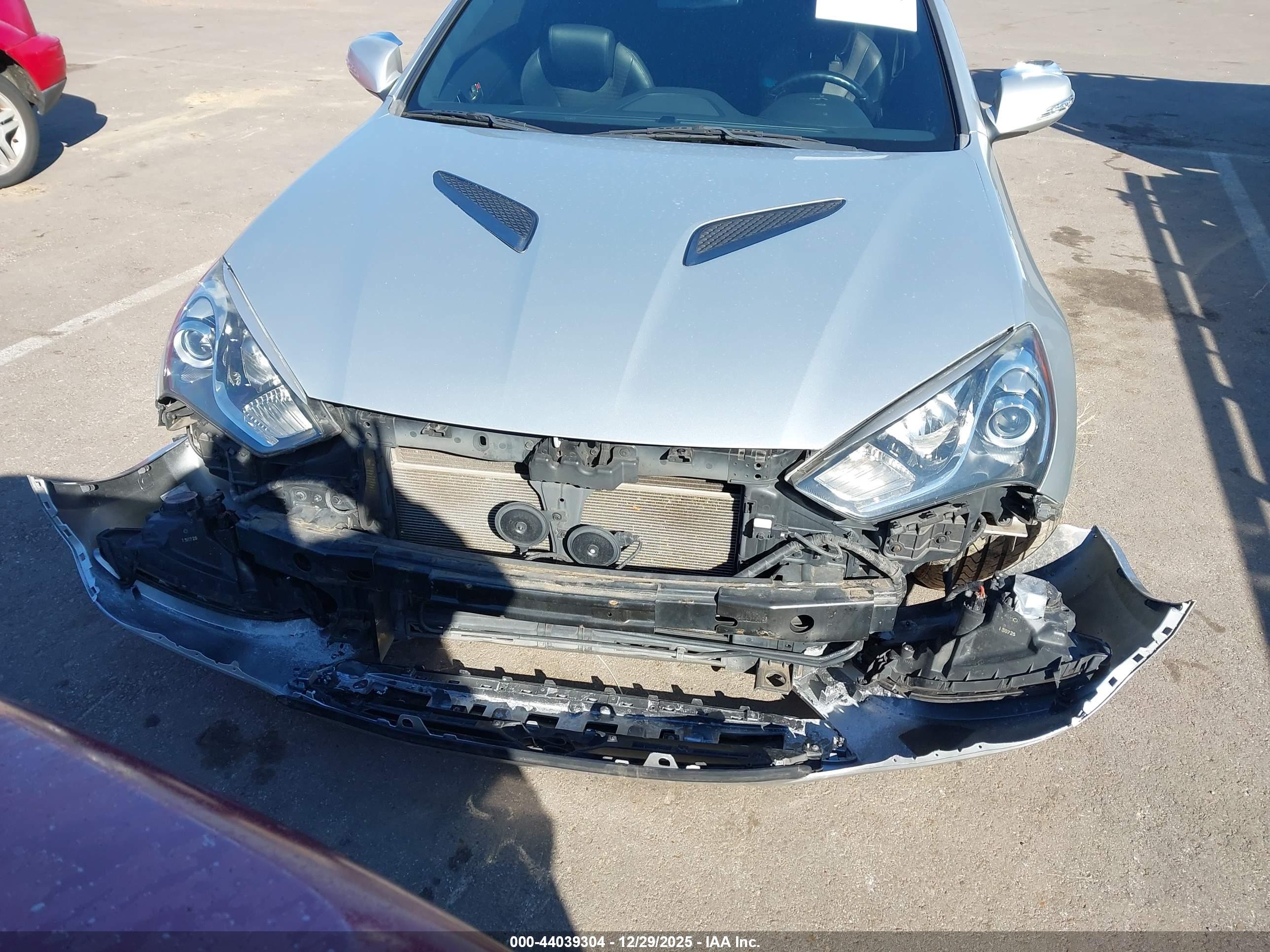 HYUNDAI GENESIS image 6