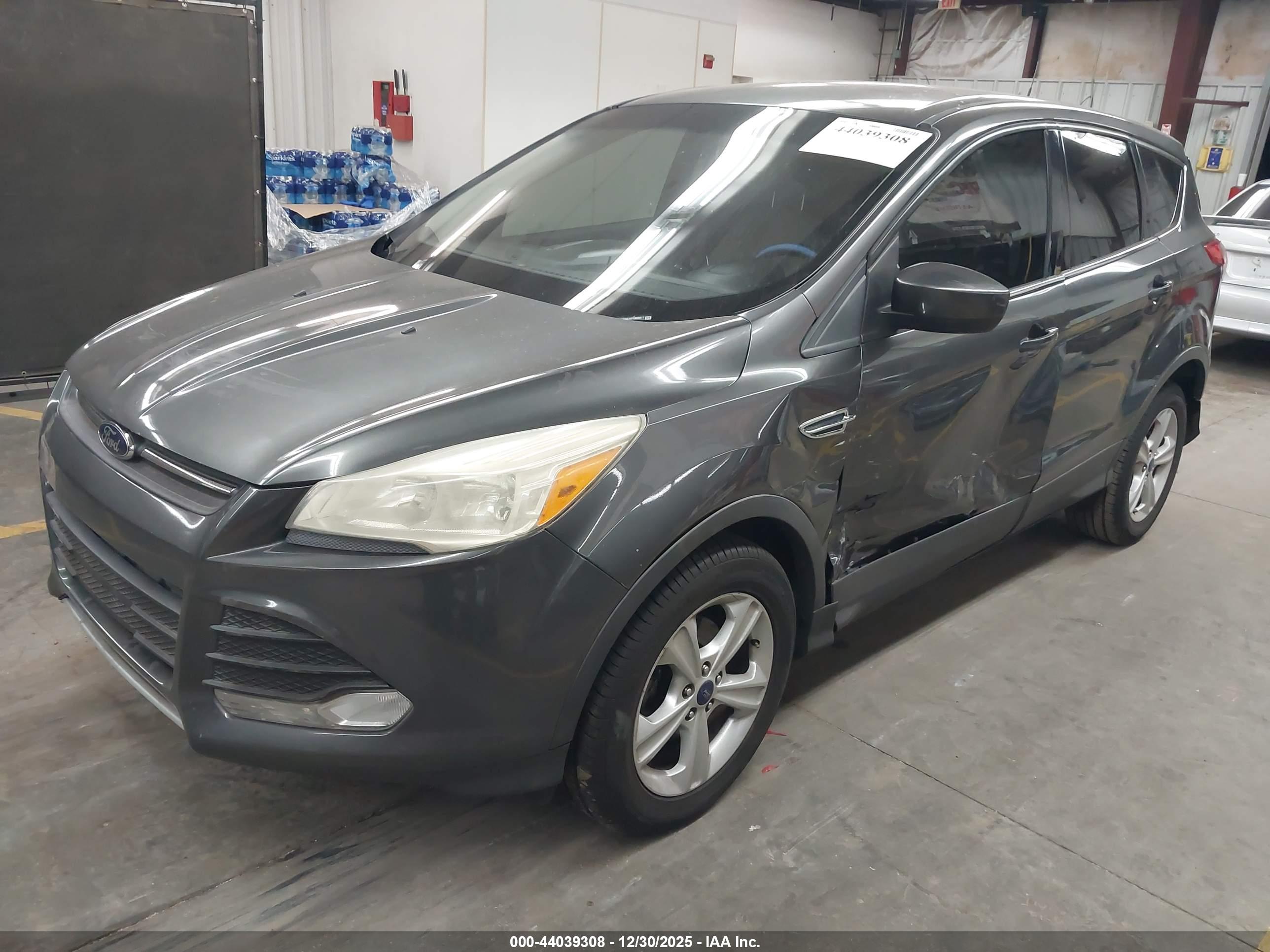 FORD ESCAPE image 2