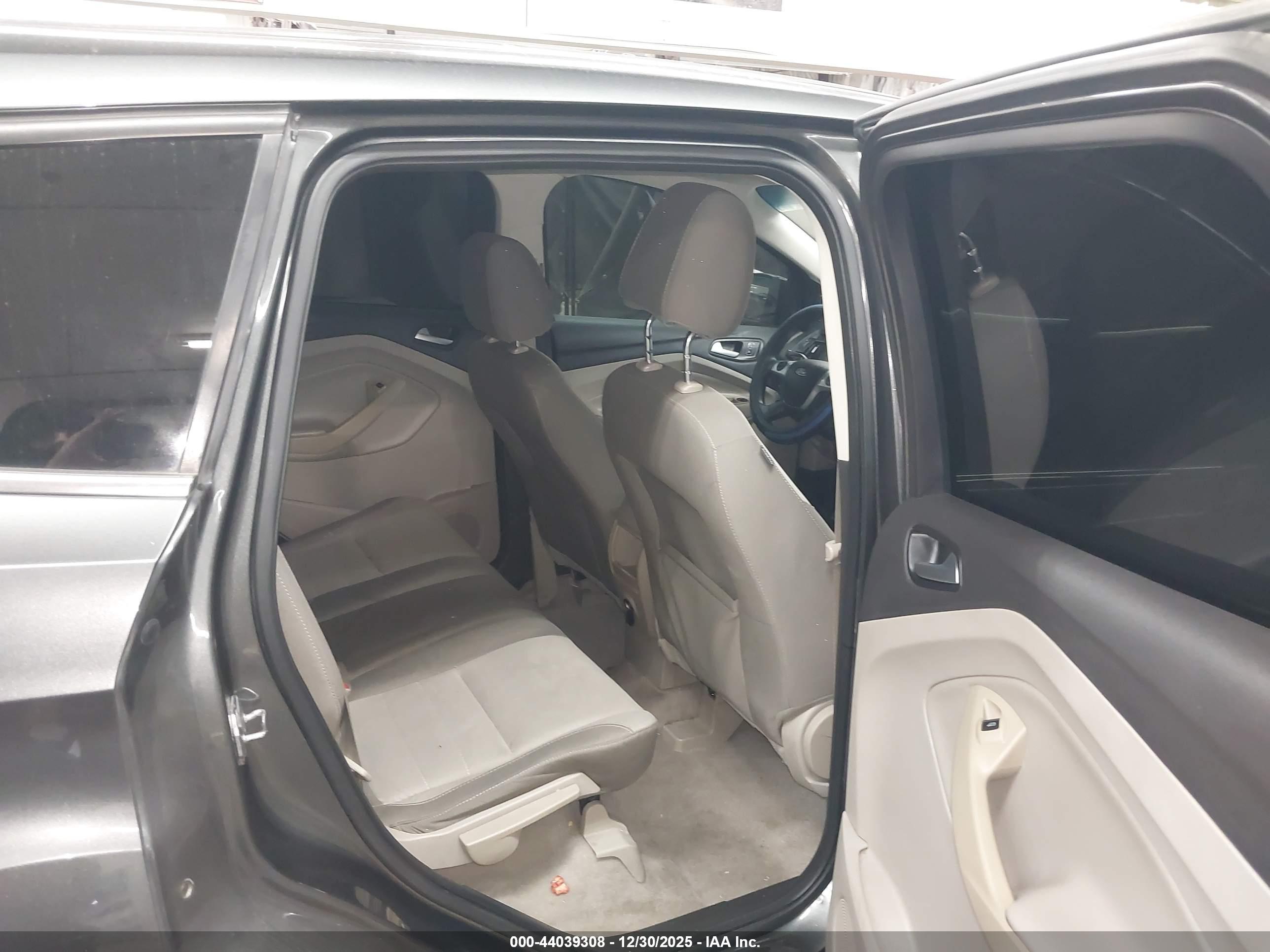 FORD ESCAPE image 8
