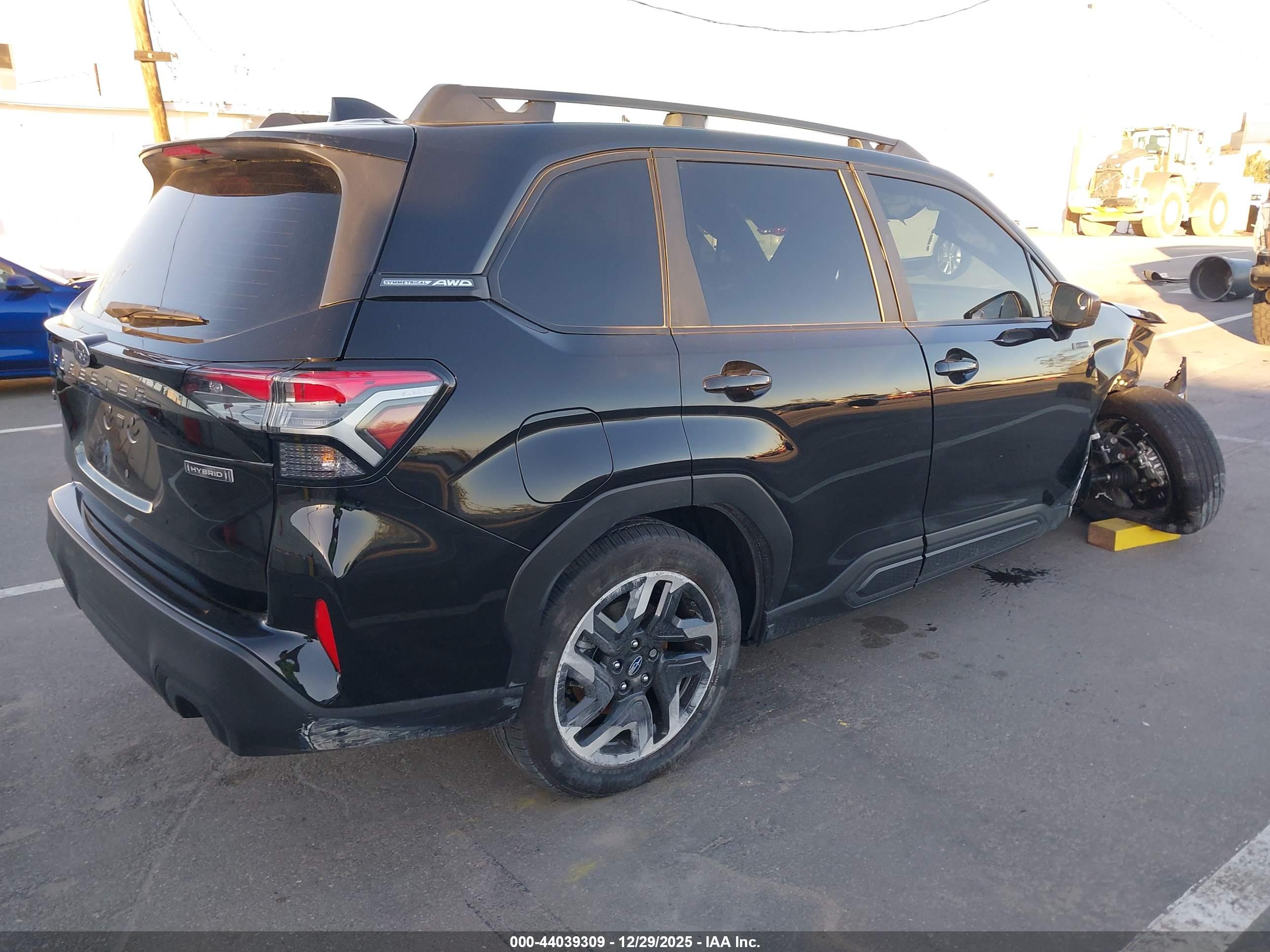 SUBARU FORESTER image 4