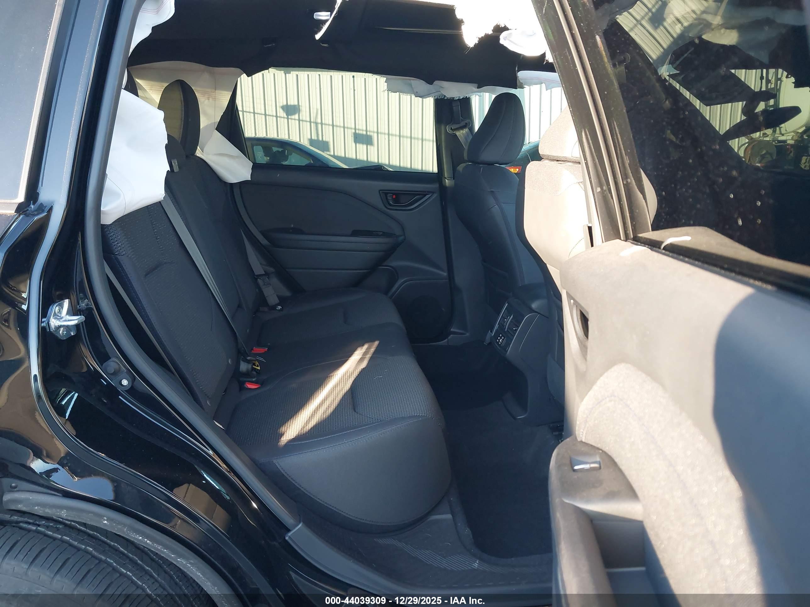 SUBARU FORESTER image 8