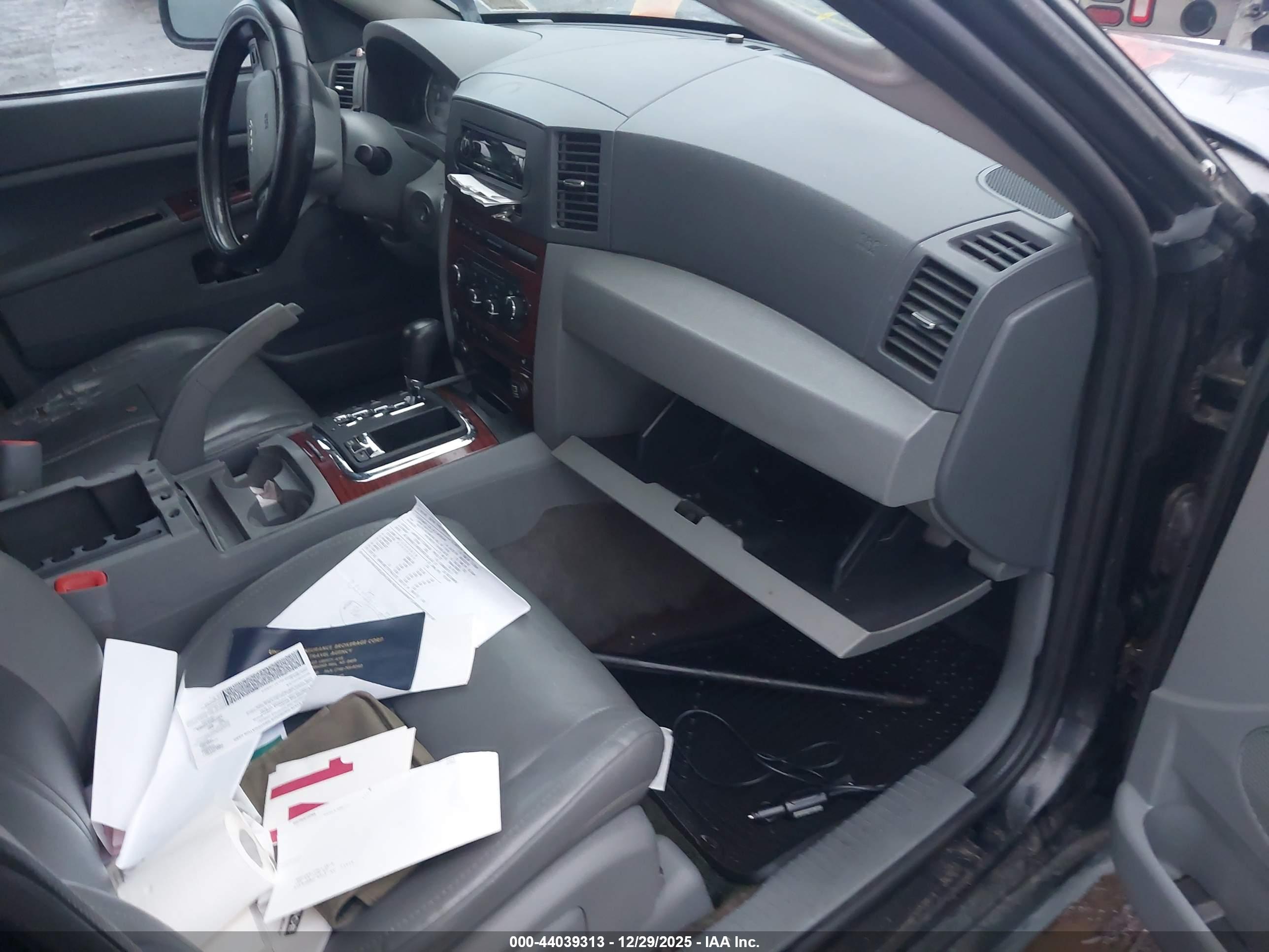 JEEP GRAND image 5