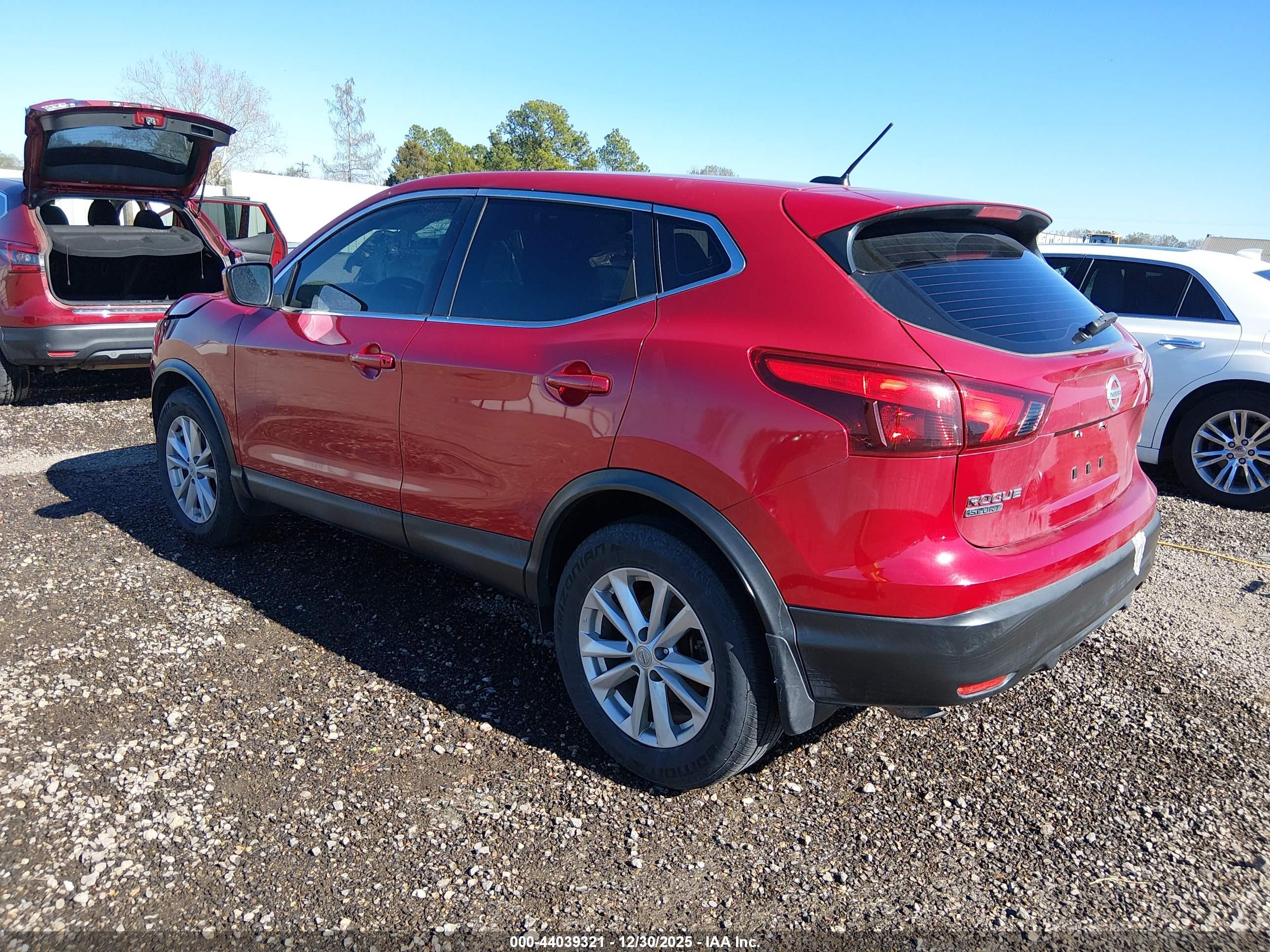 NISSAN ROGUE image 3
