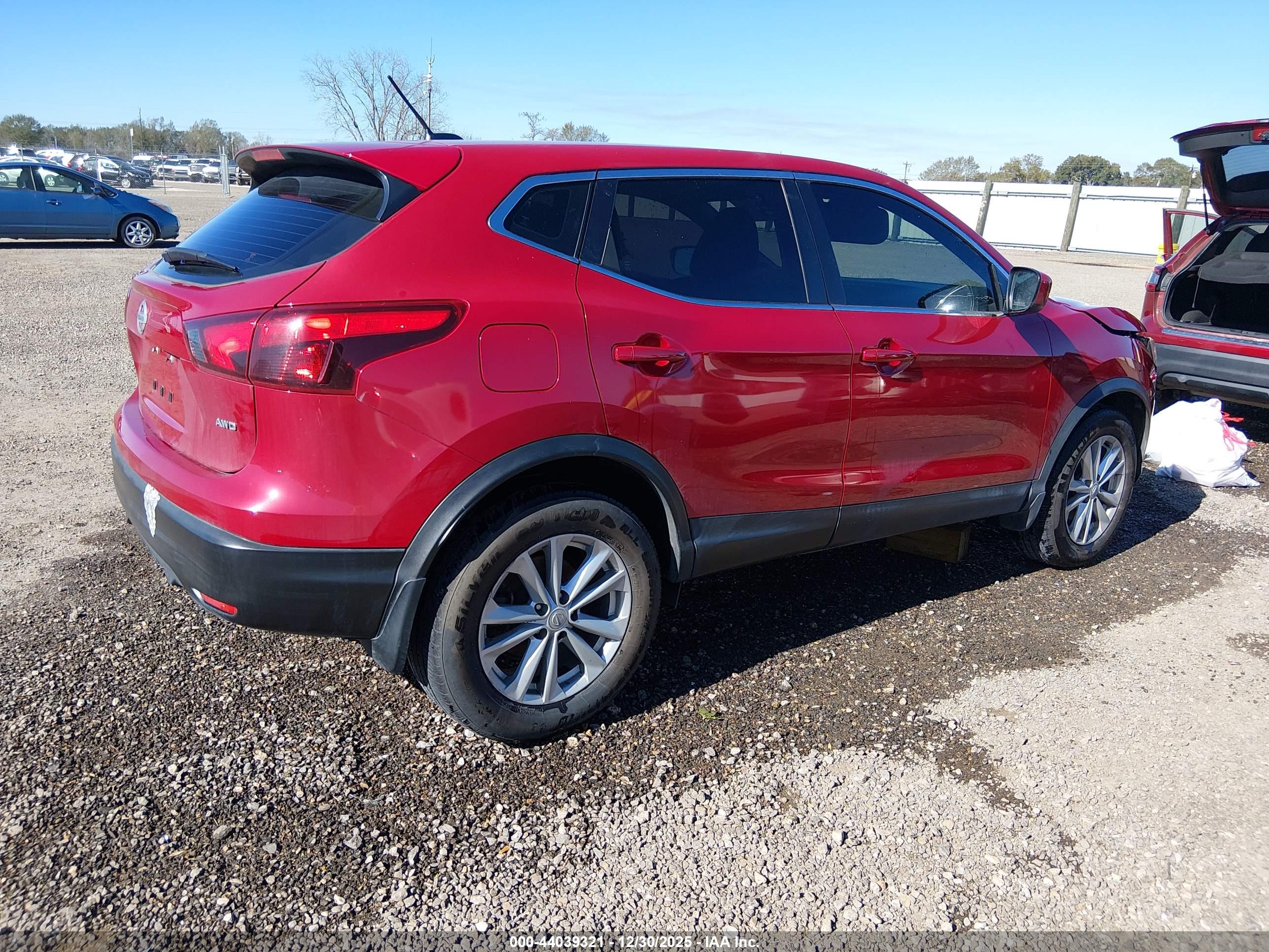 NISSAN ROGUE image 4