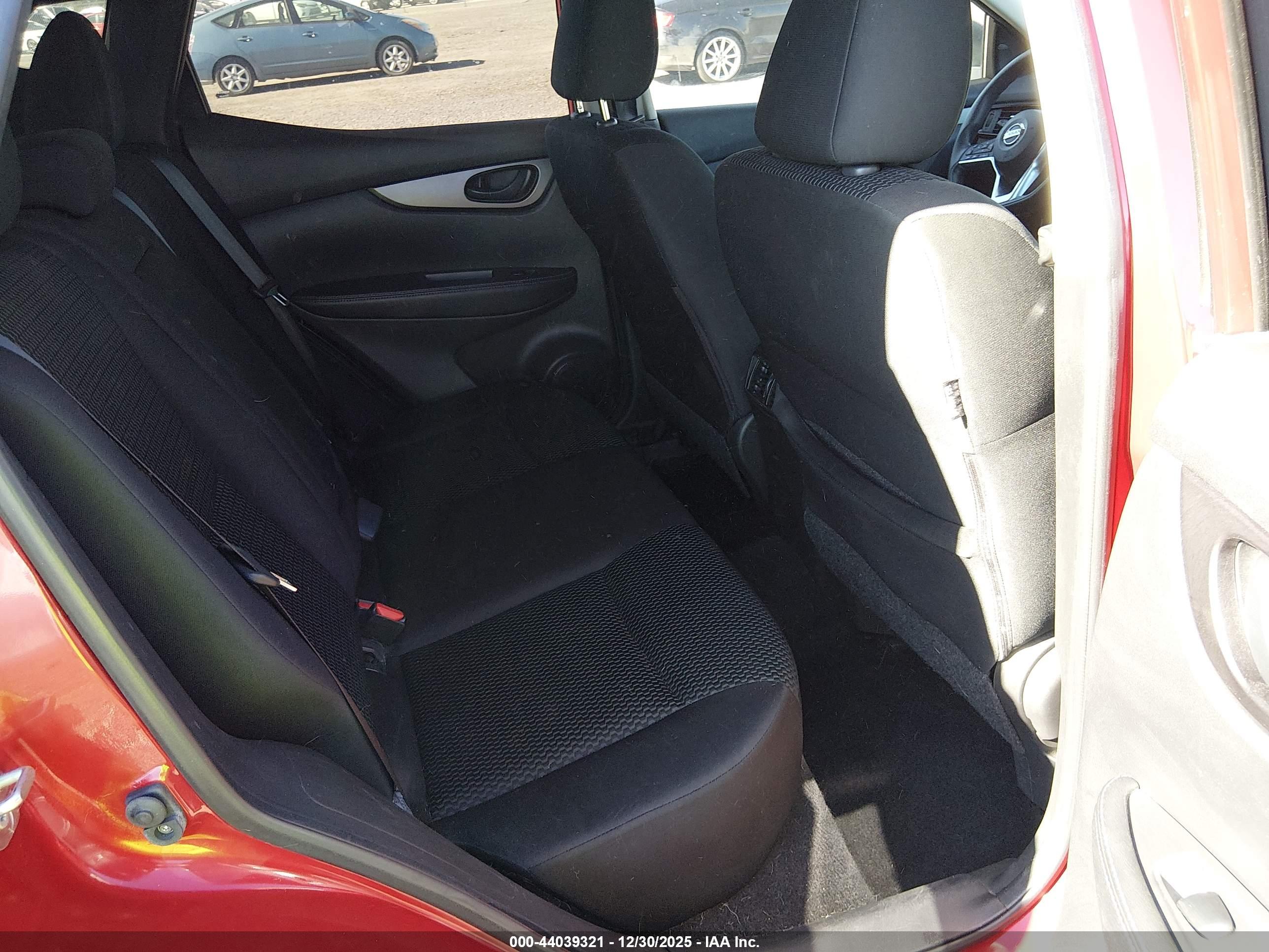 NISSAN ROGUE image 8