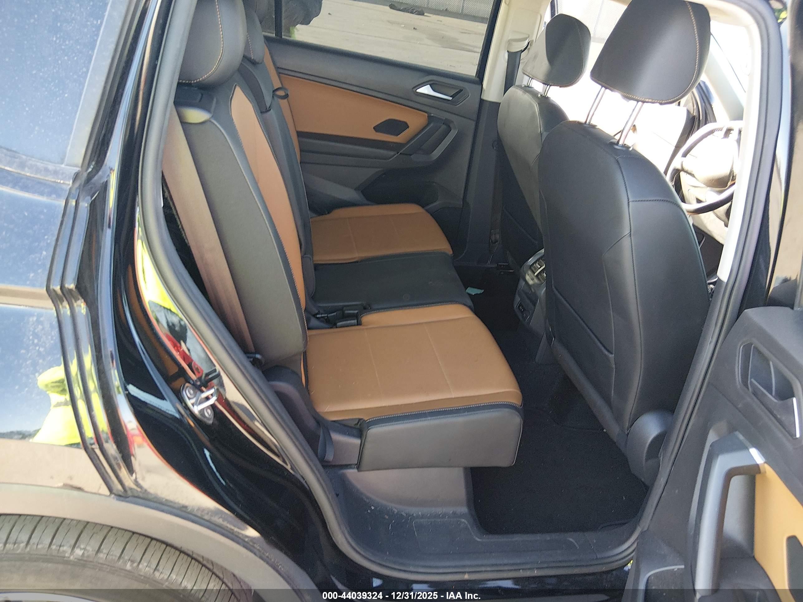 VOLKSWAGEN TIGUAN image 8
