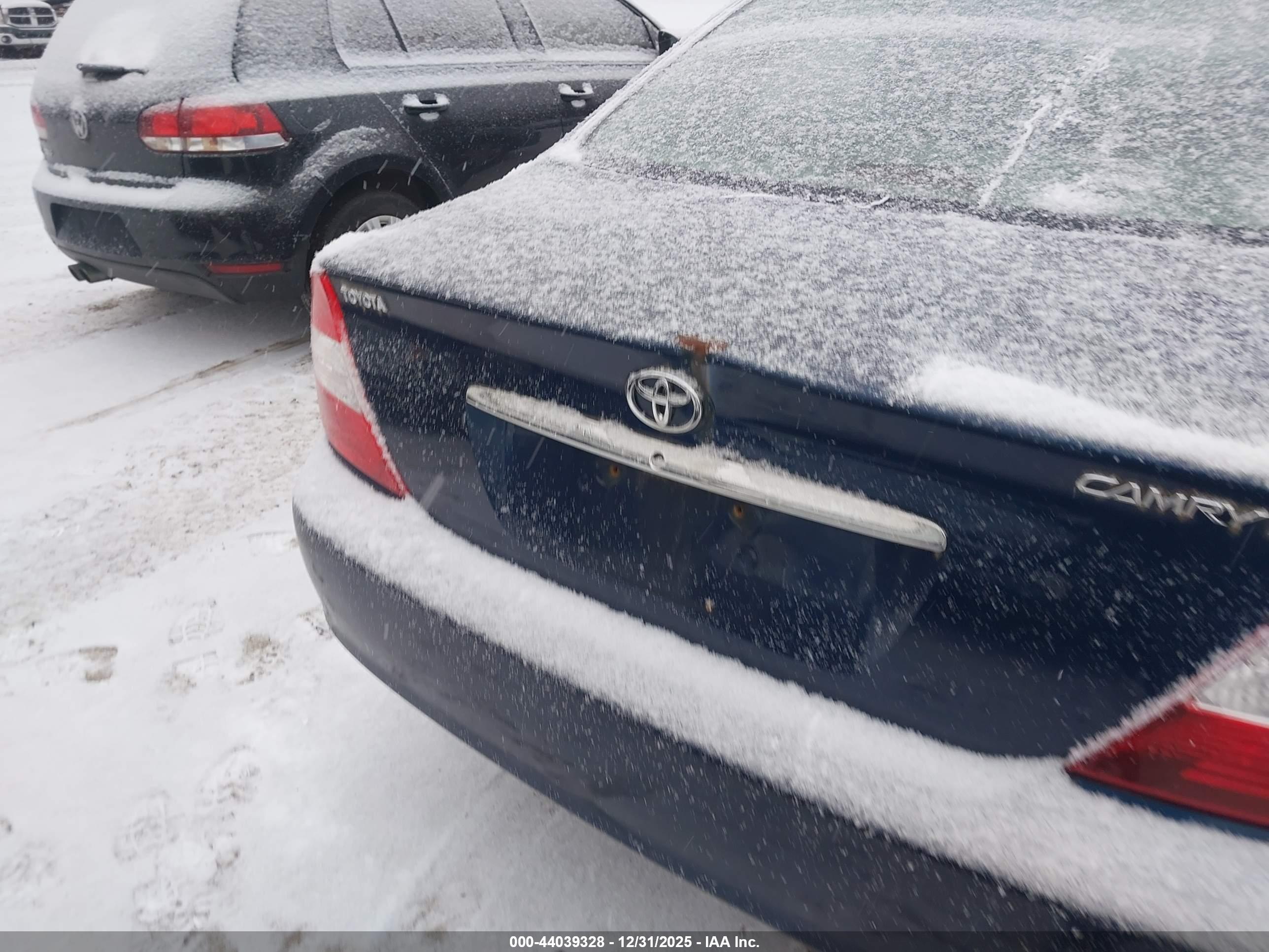 TOYOTA CAMRY image 6
