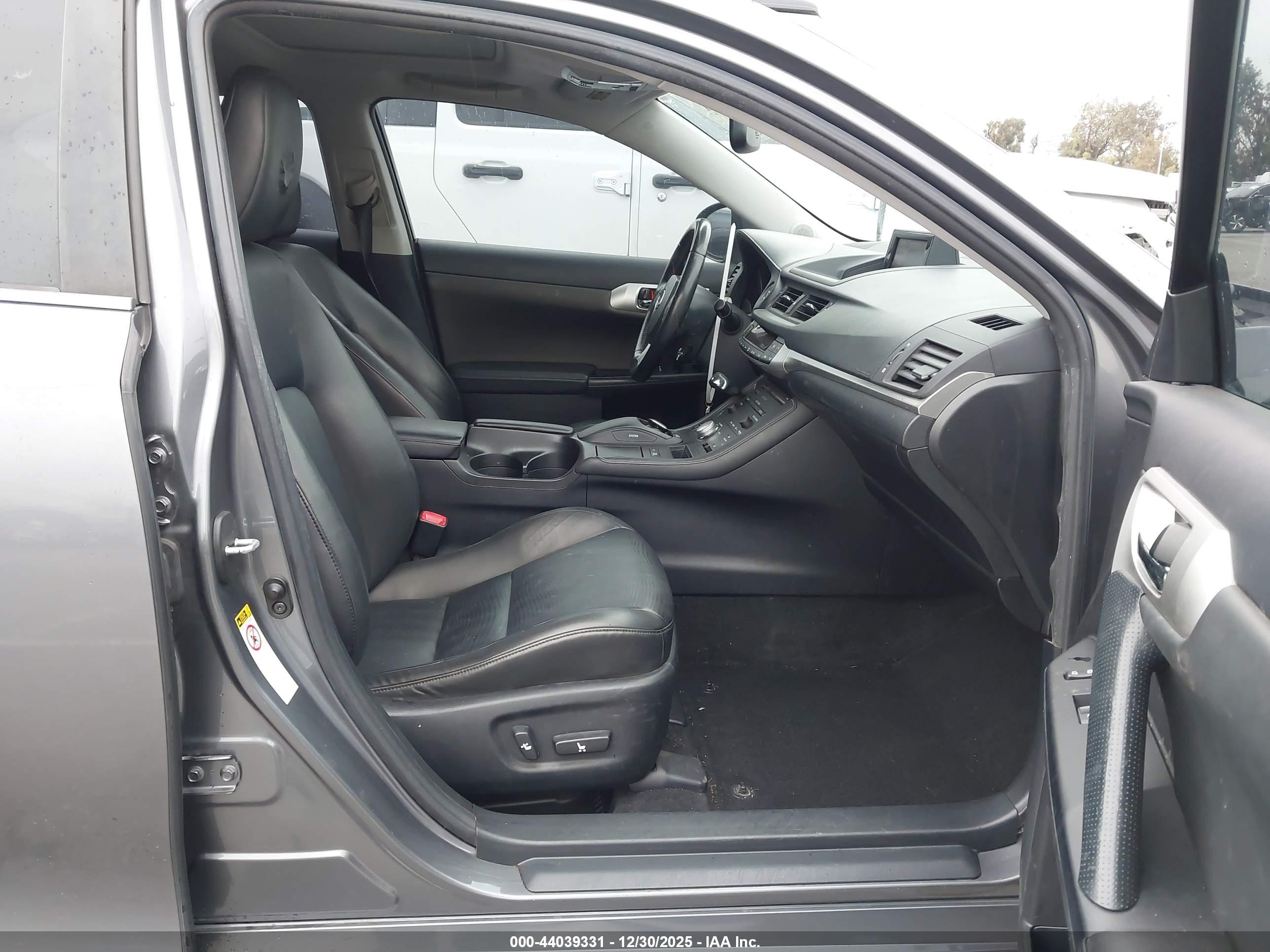 LEXUS CT image 5