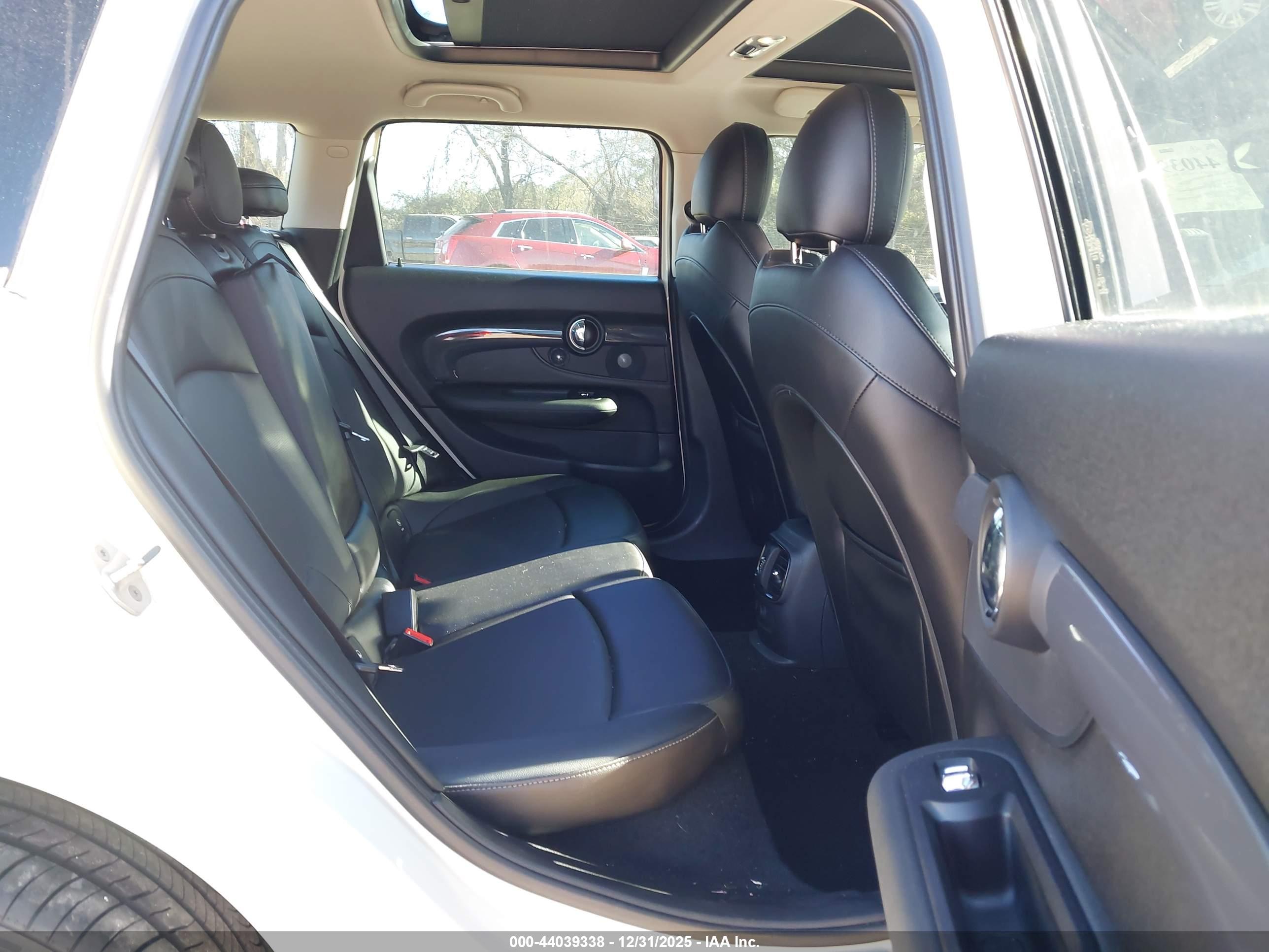 MINI CLUBMAN image 8