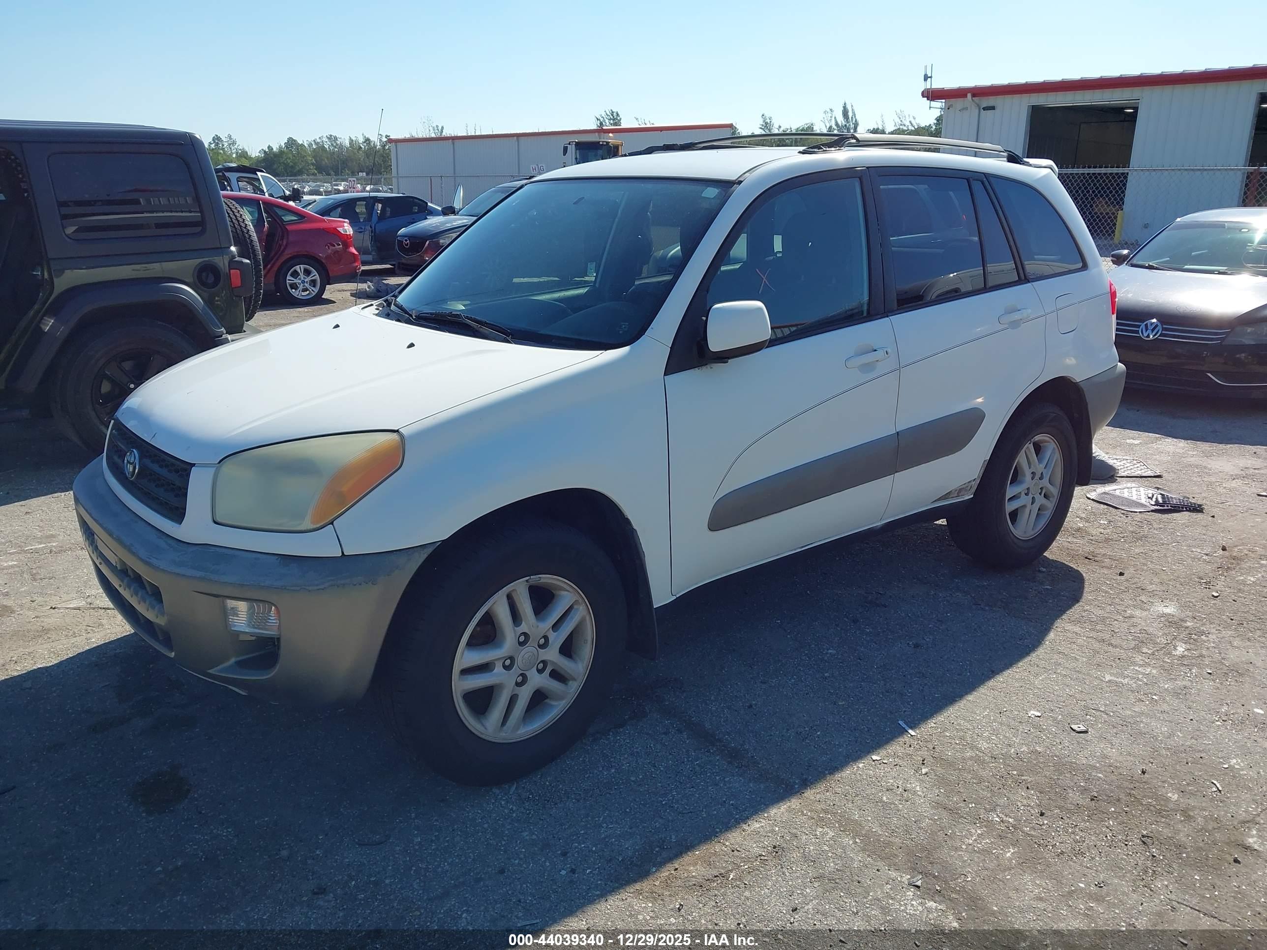 TOYOTA RAV4 image 2