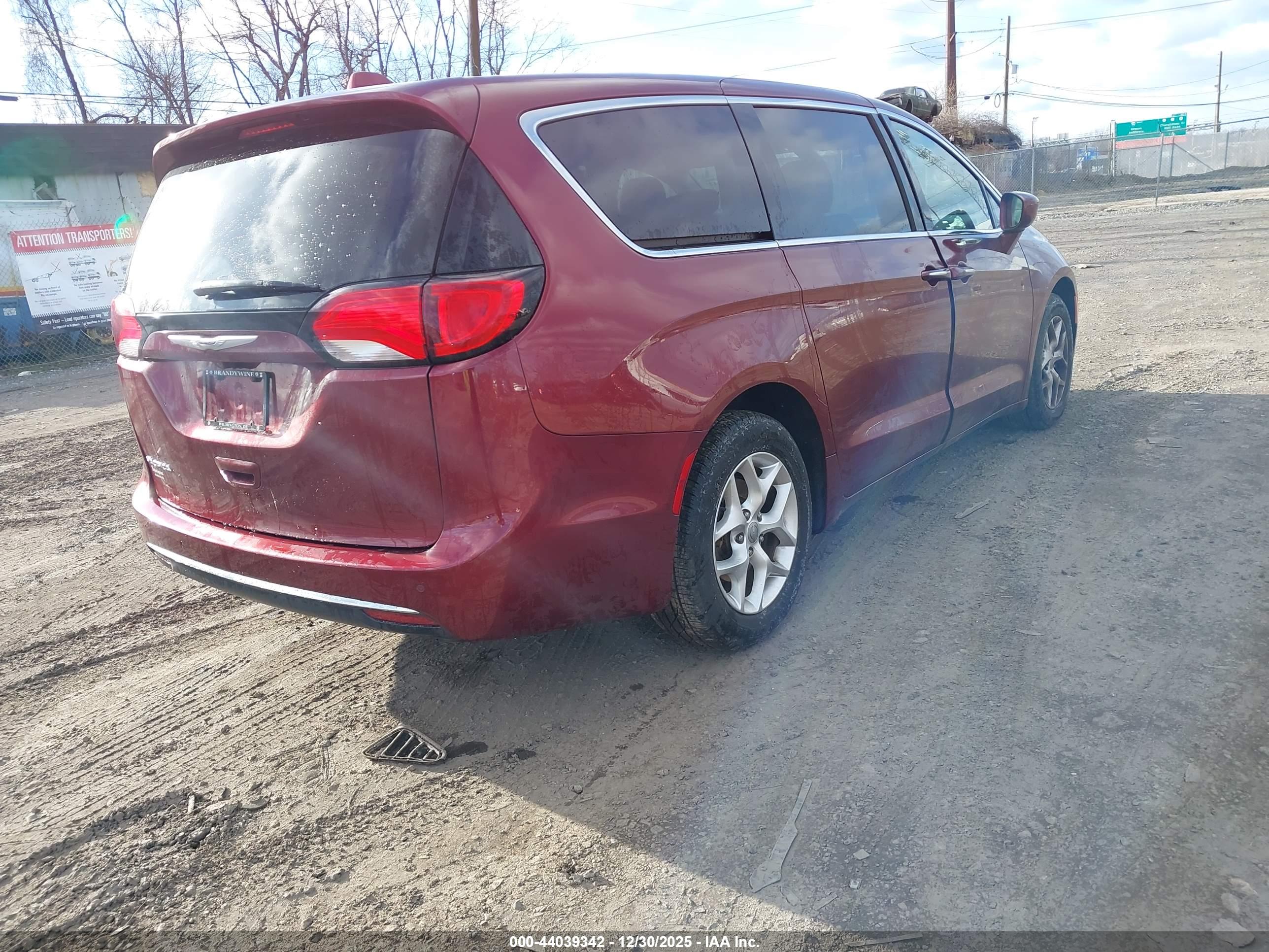 CHRYSLER PACIFICA image 4