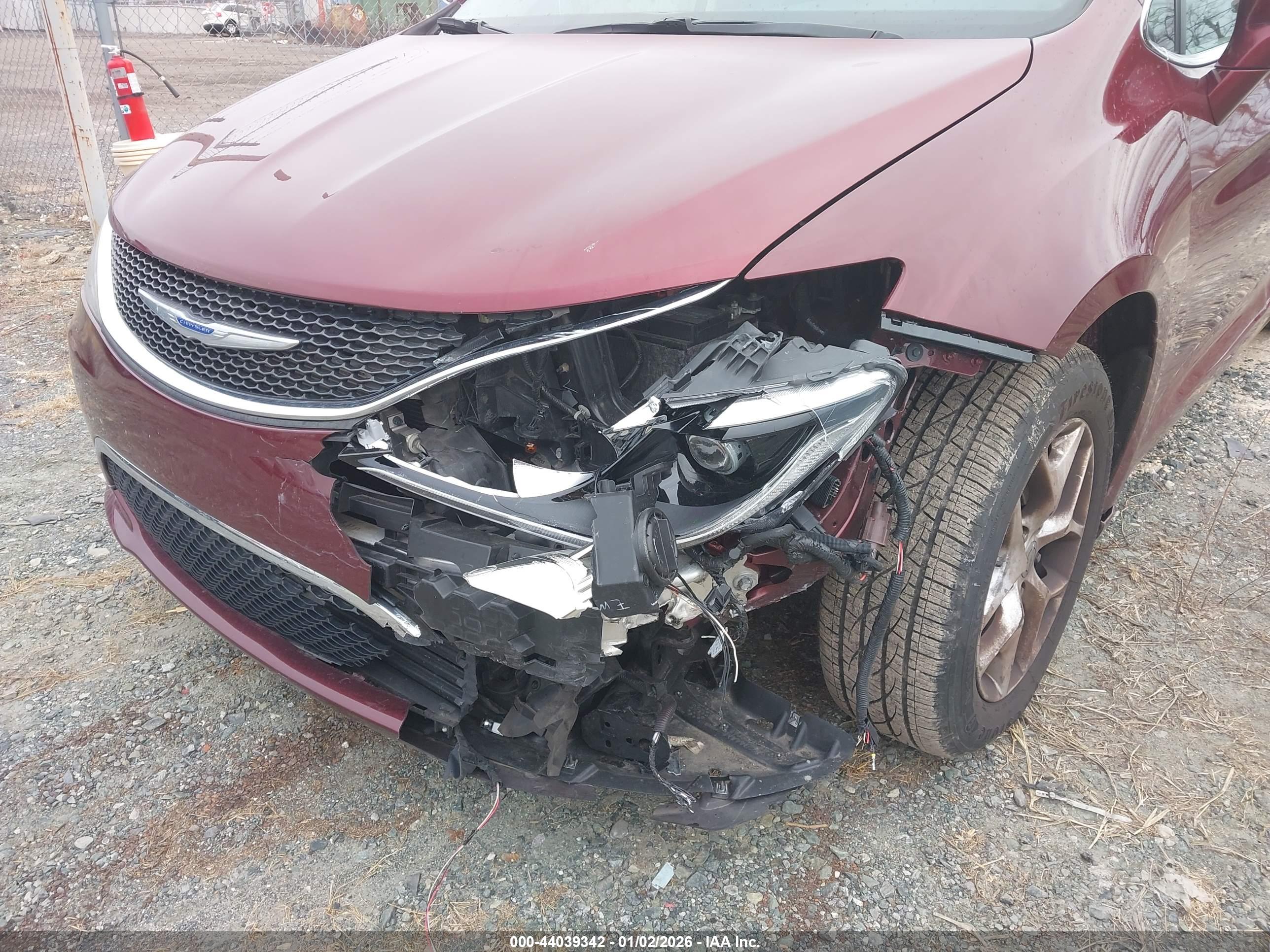 CHRYSLER PACIFICA image 6