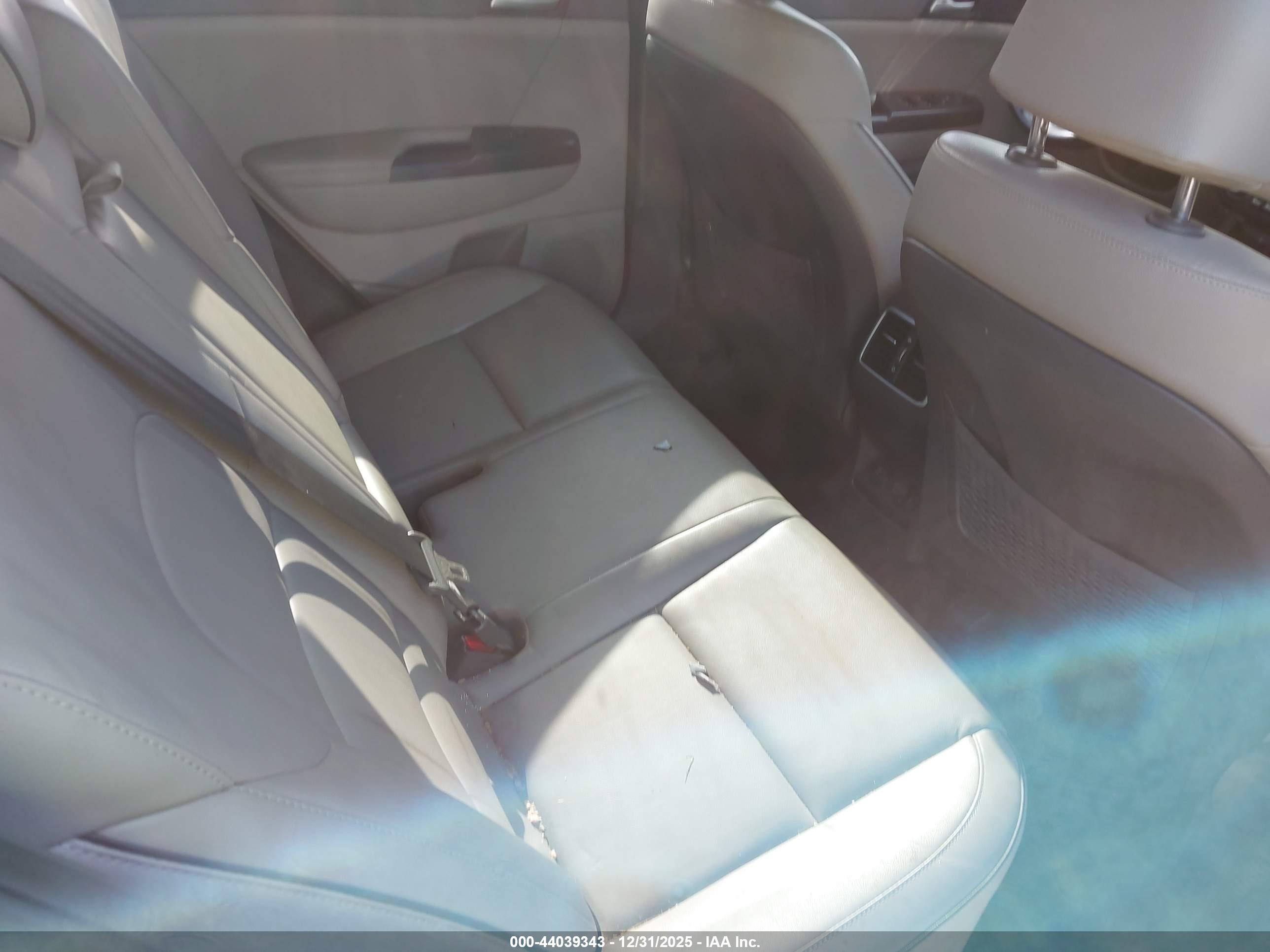 KIA SPORTAGE image 8