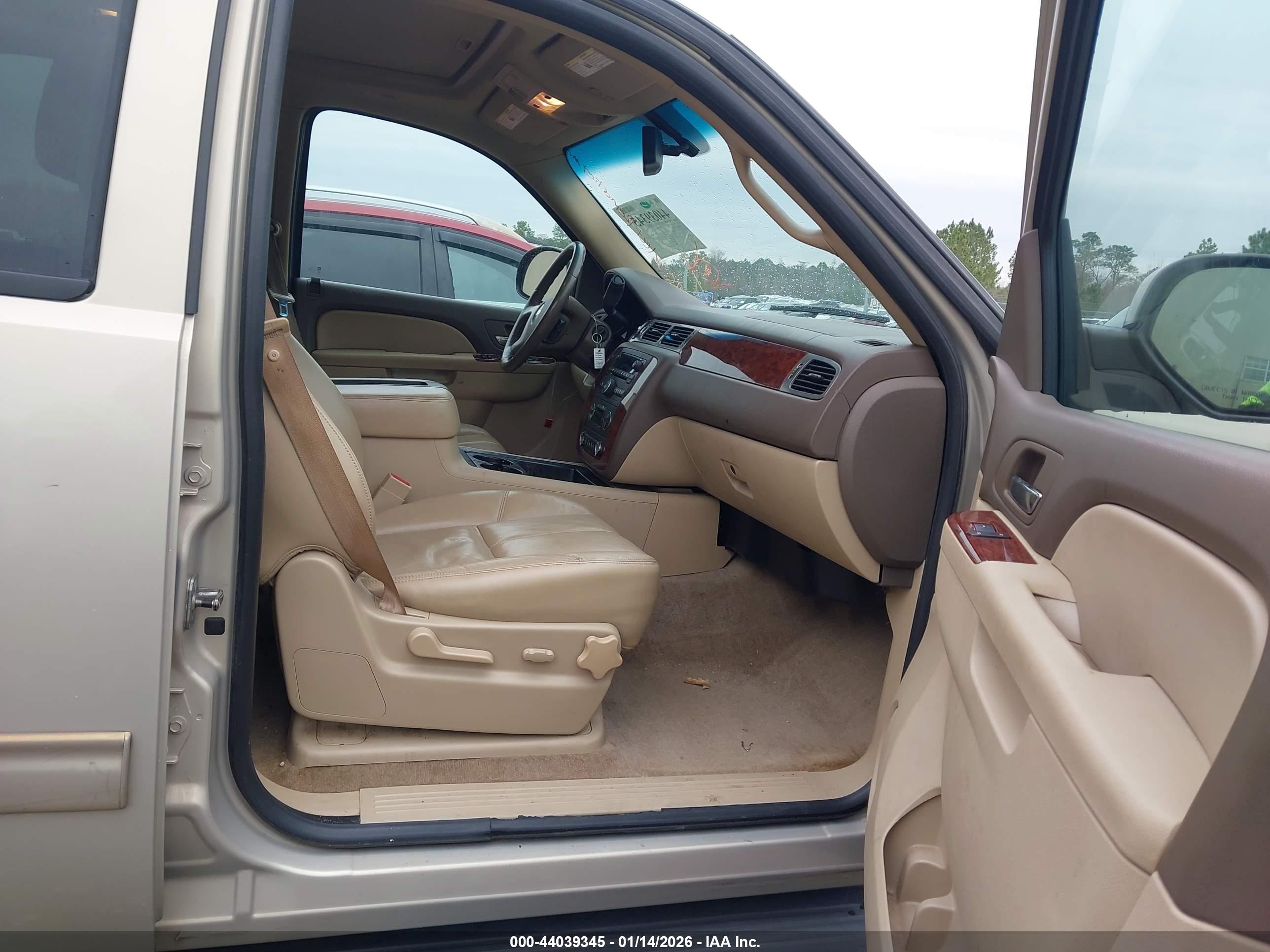 CHEVROLET TAHOE image 5