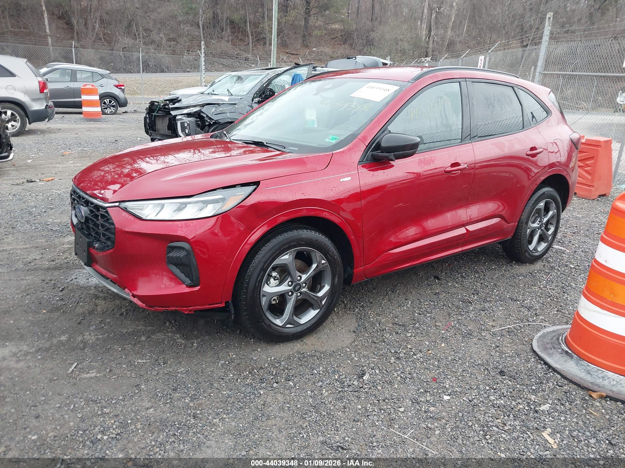 FORD ESCAPE image 2