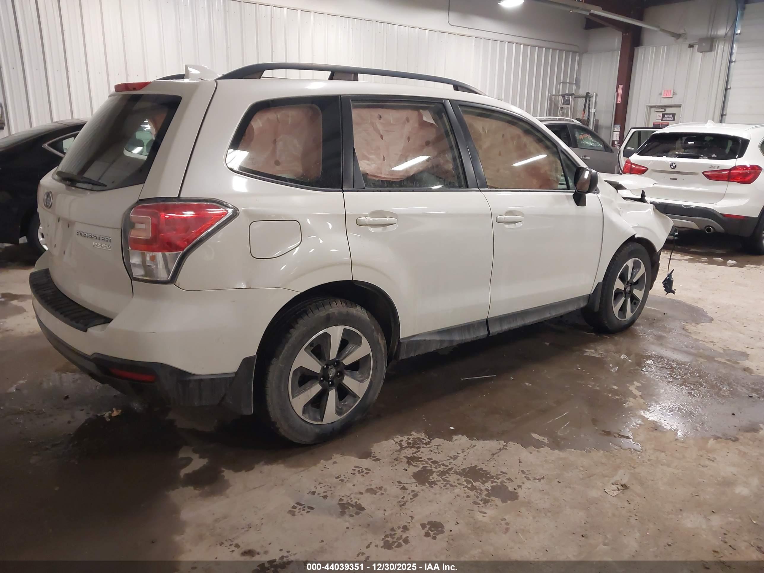 SUBARU FORESTER image 4