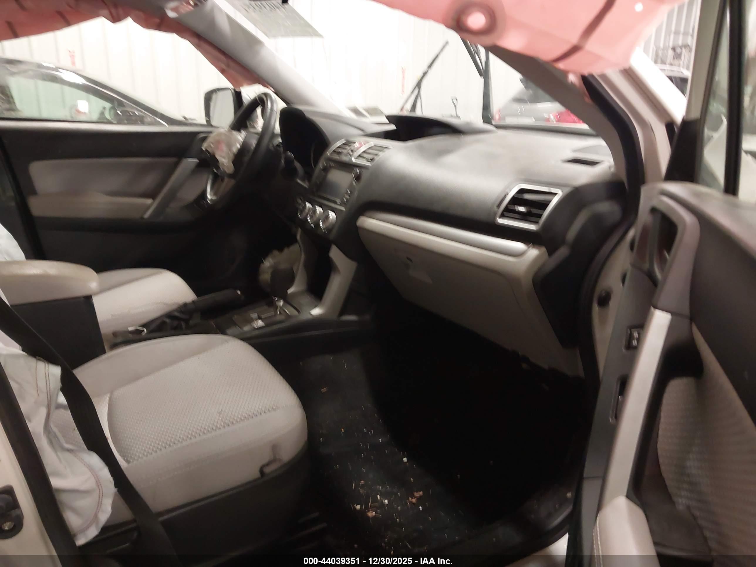 SUBARU FORESTER image 5