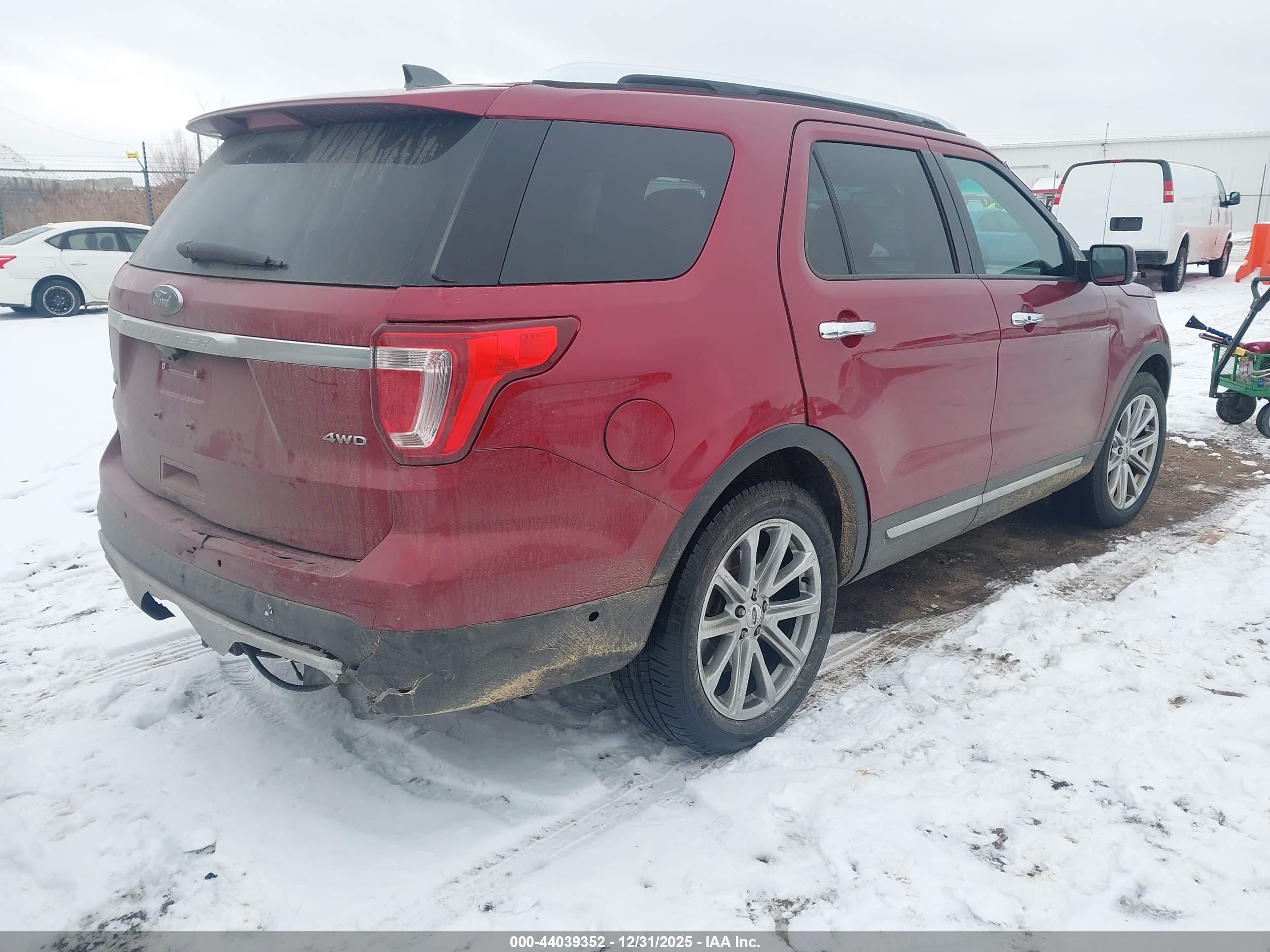FORD EXPLORER image 4