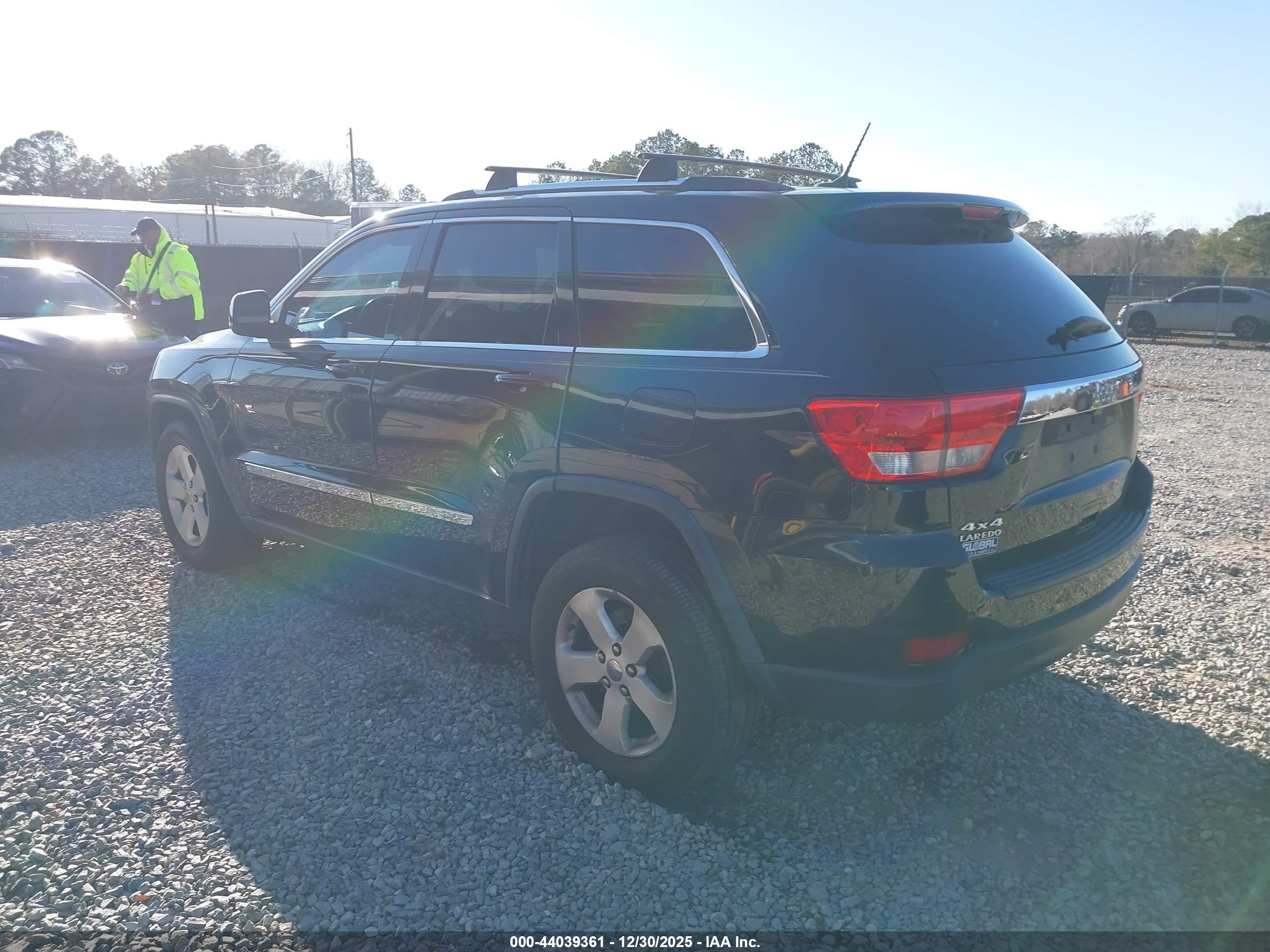 JEEP GRAND image 3