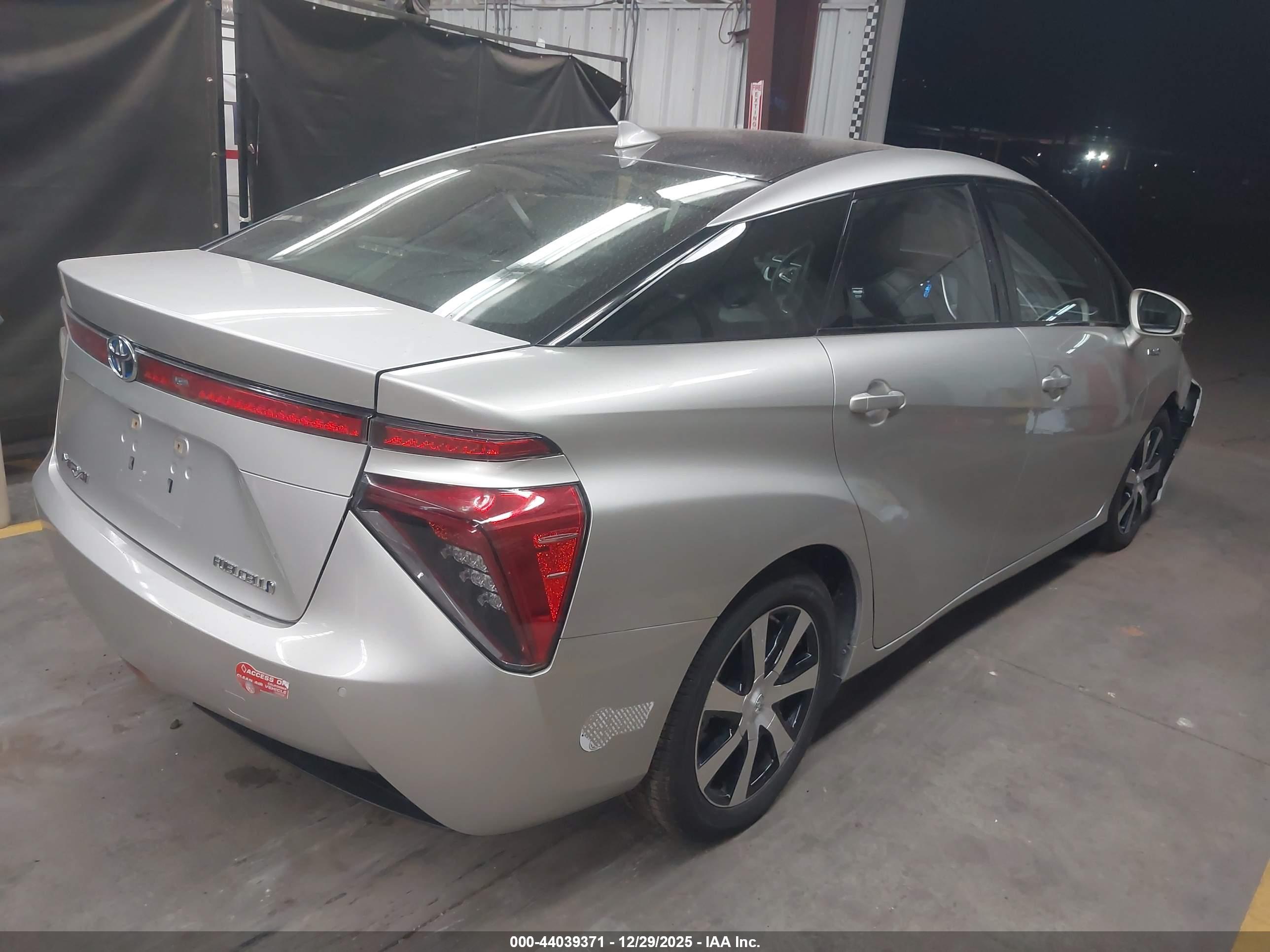 TOYOTA MIRAI image 4