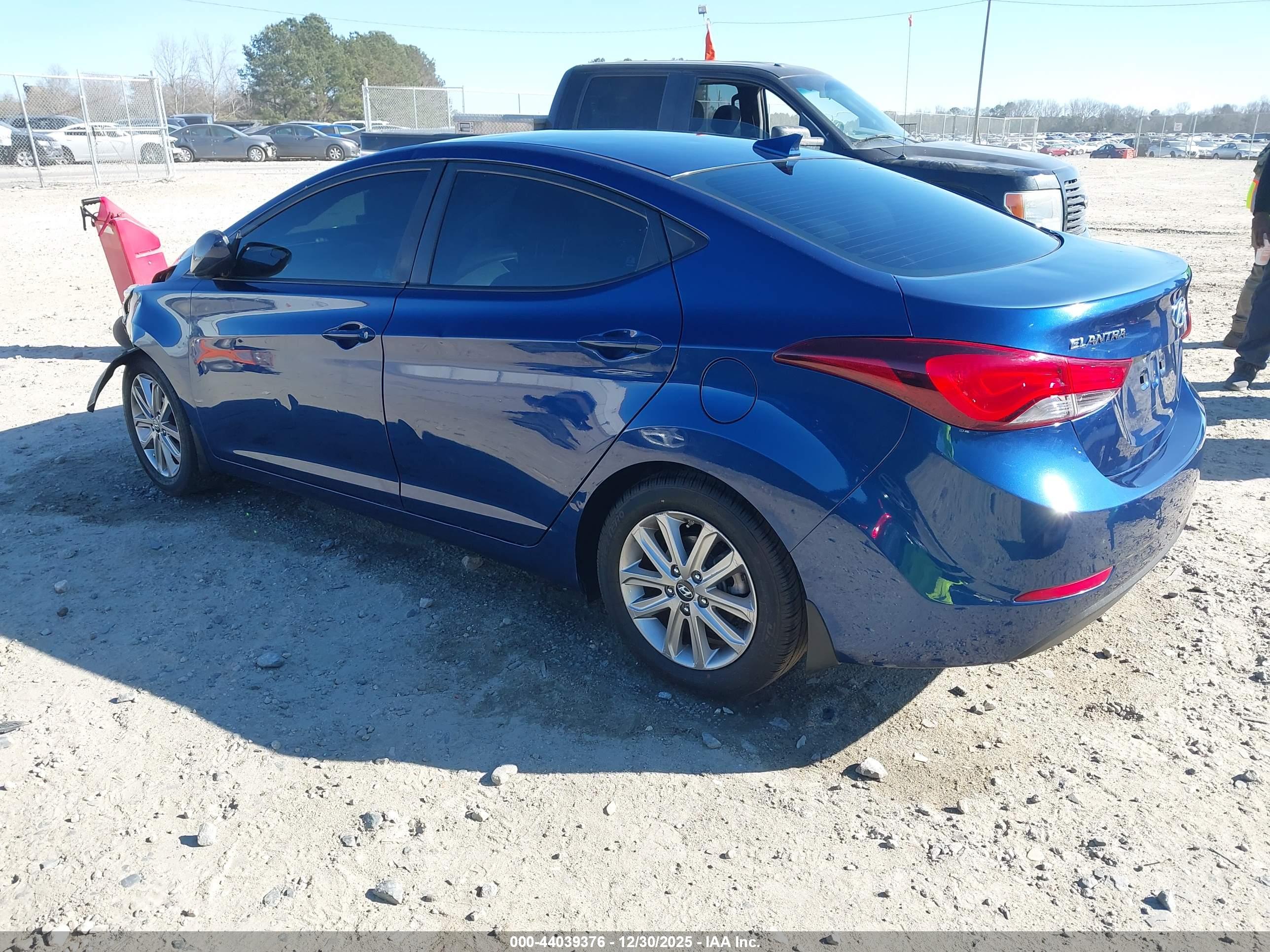 HYUNDAI ELANTRA image 3