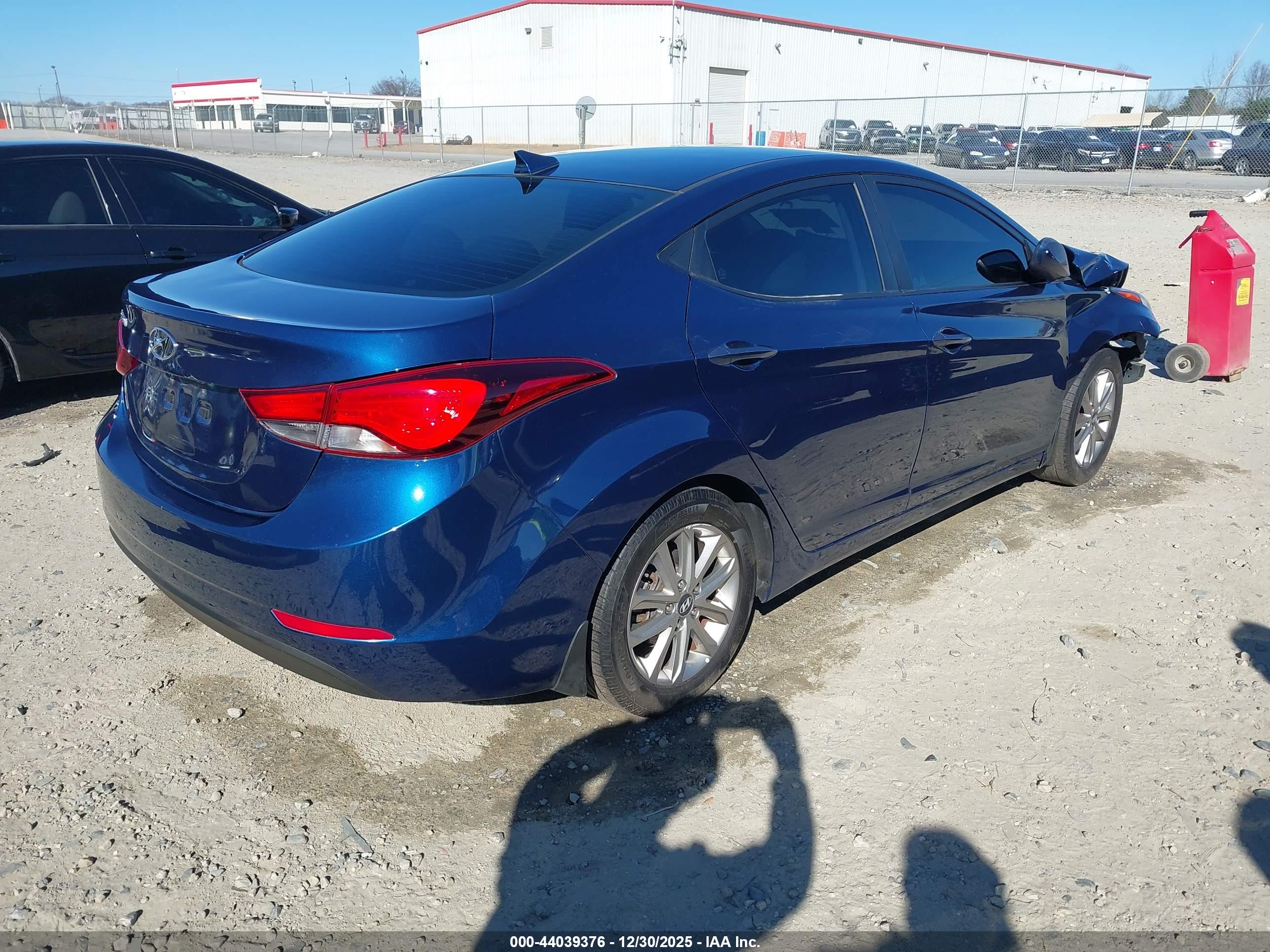 HYUNDAI ELANTRA image 4