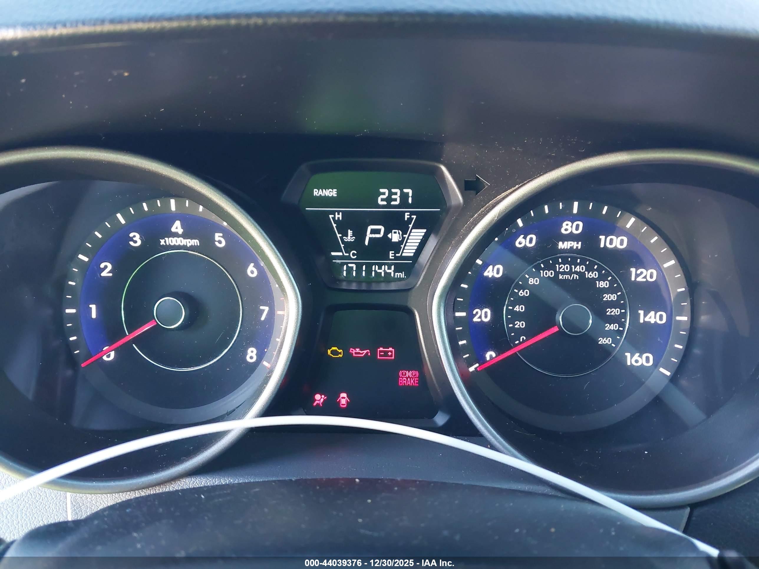 HYUNDAI ELANTRA image 7