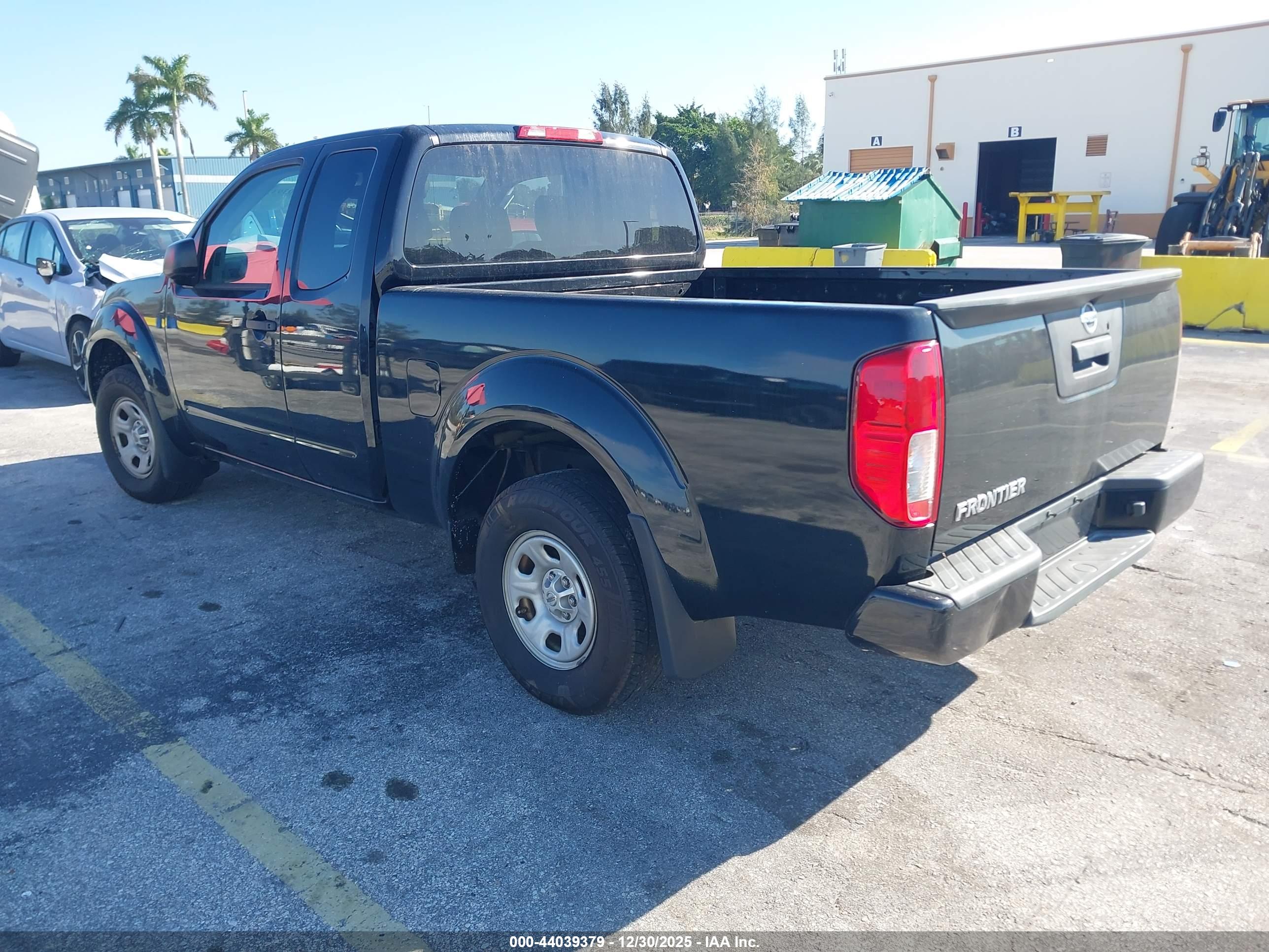 NISSAN FRONTIER image 3