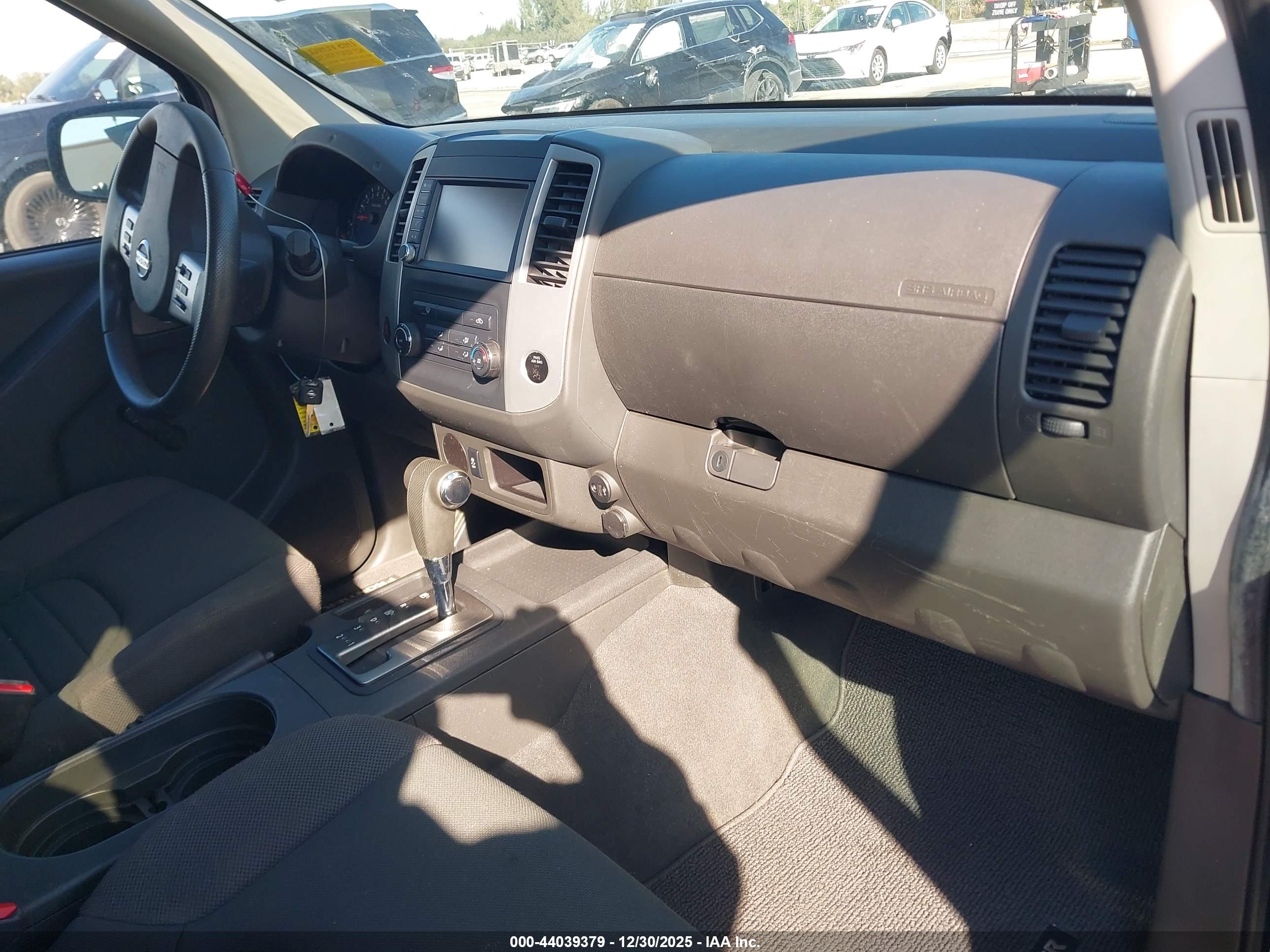 NISSAN FRONTIER image 5
